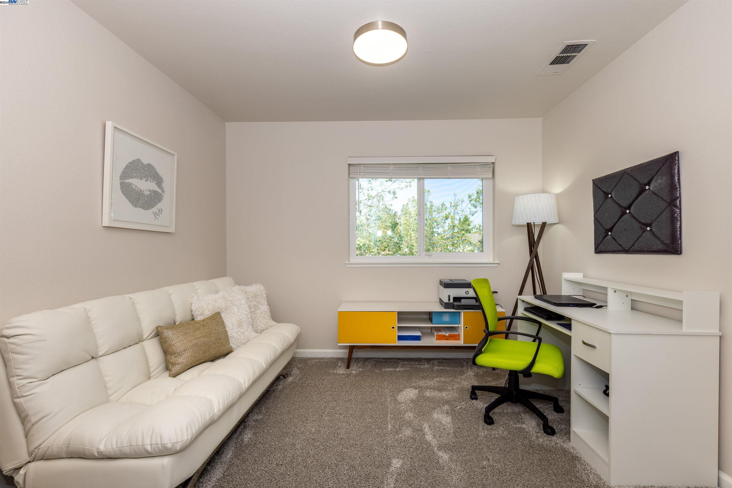93 Fawn Dr