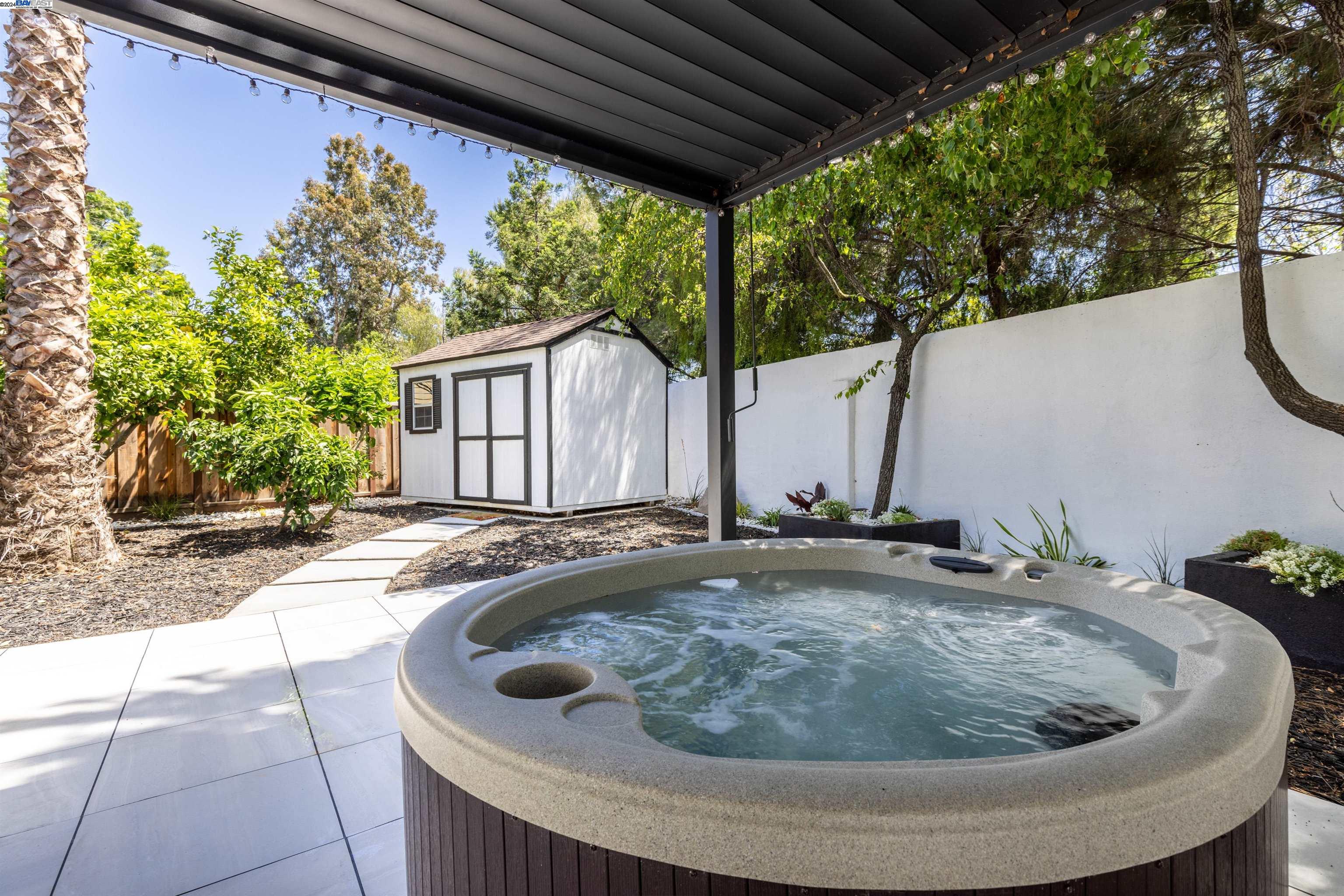 93 Fawn Dr