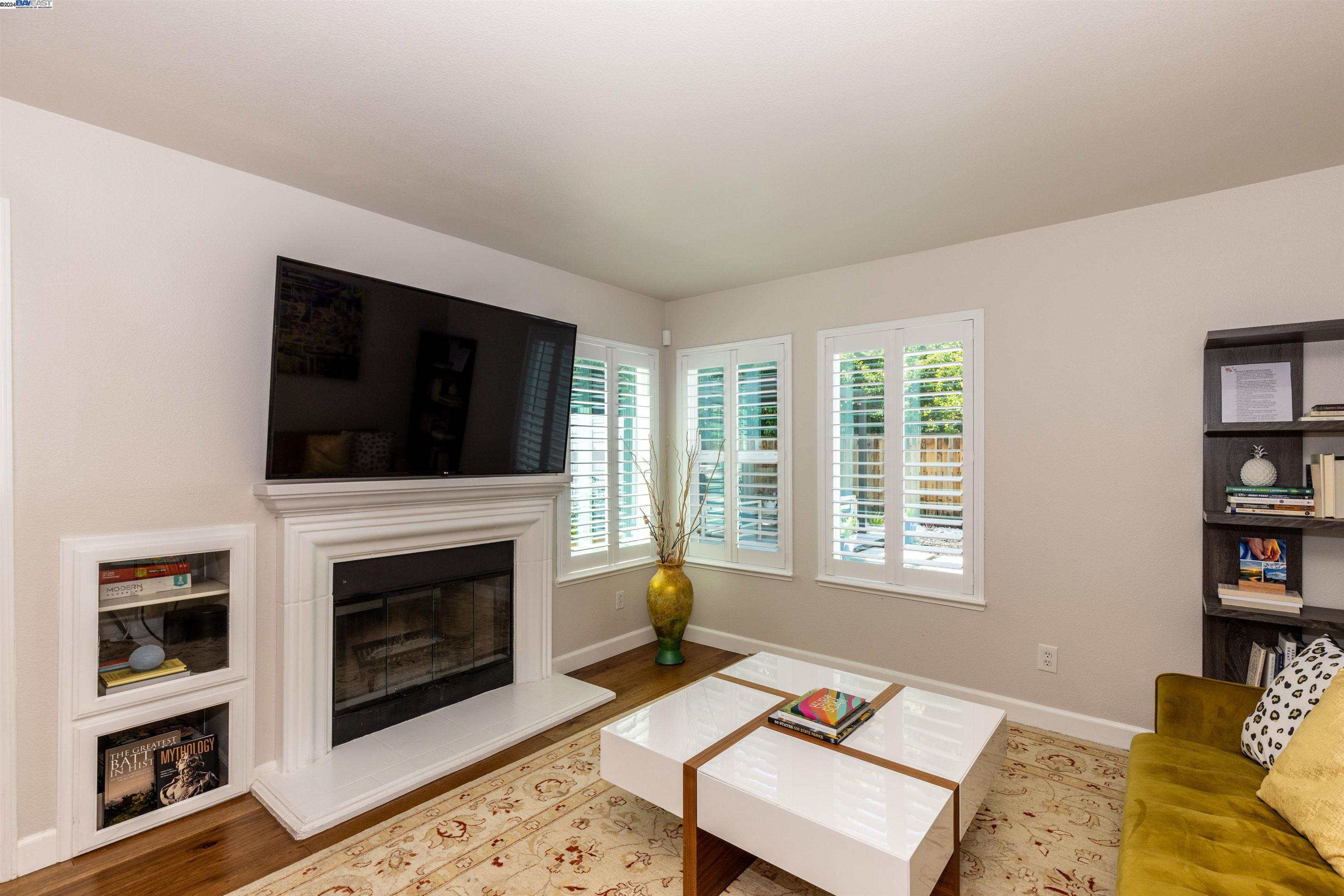 93 Fawn Dr