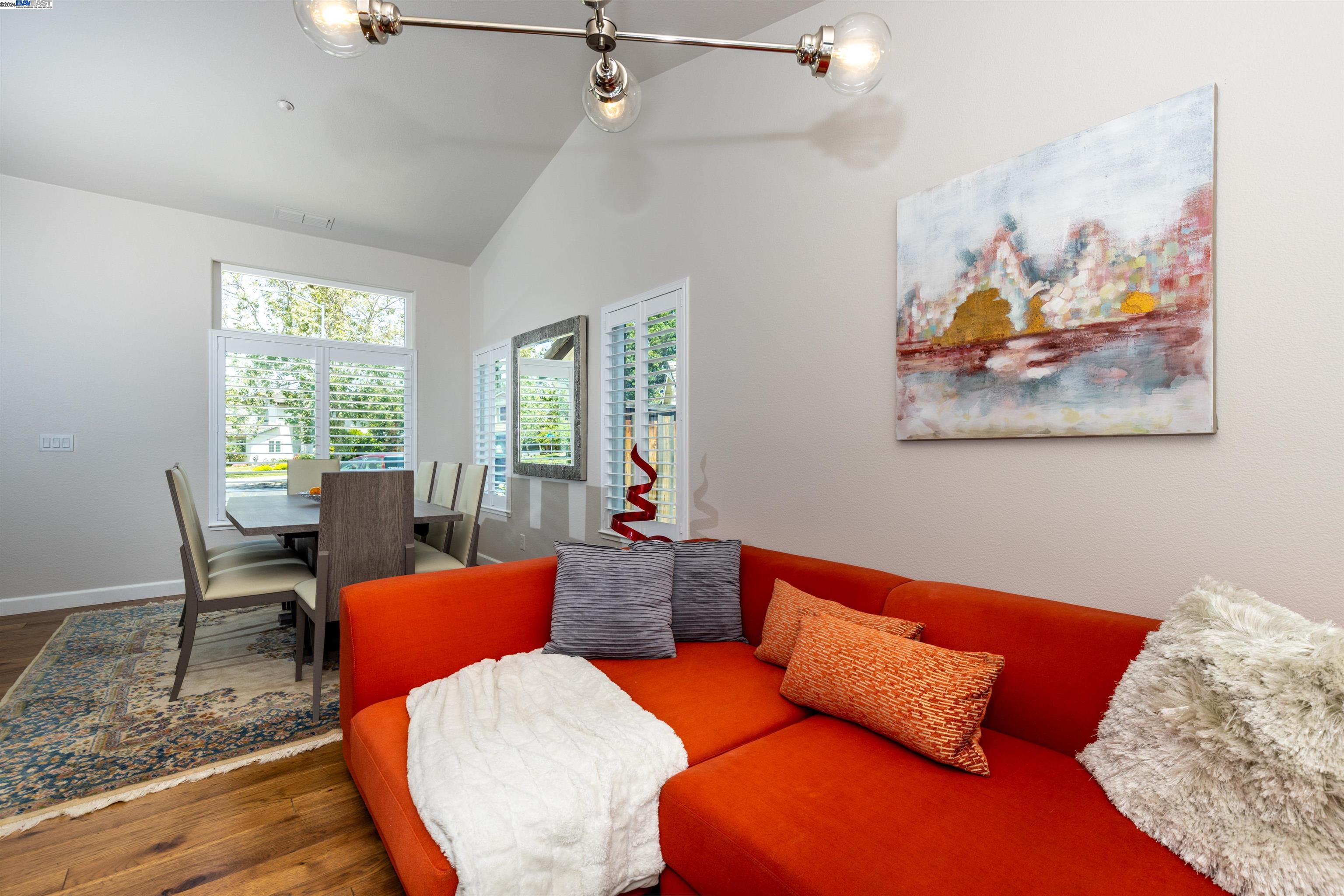 93 Fawn Dr