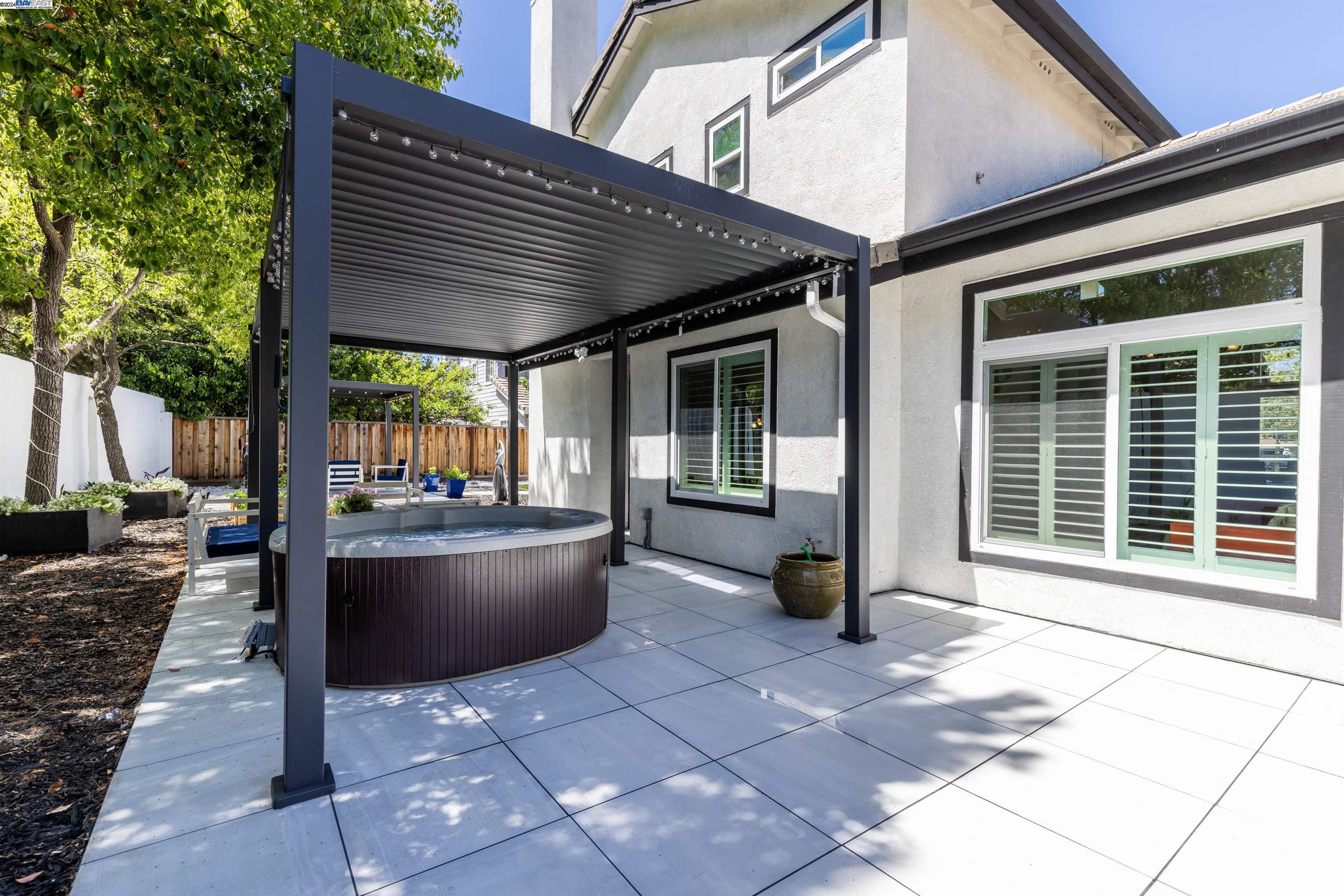93 Fawn Dr