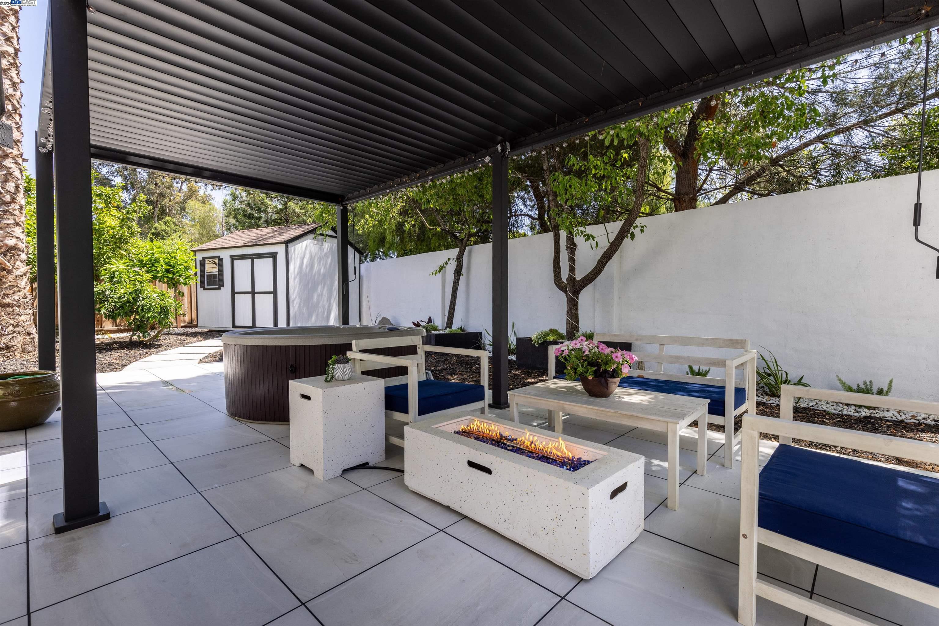 93 Fawn Dr