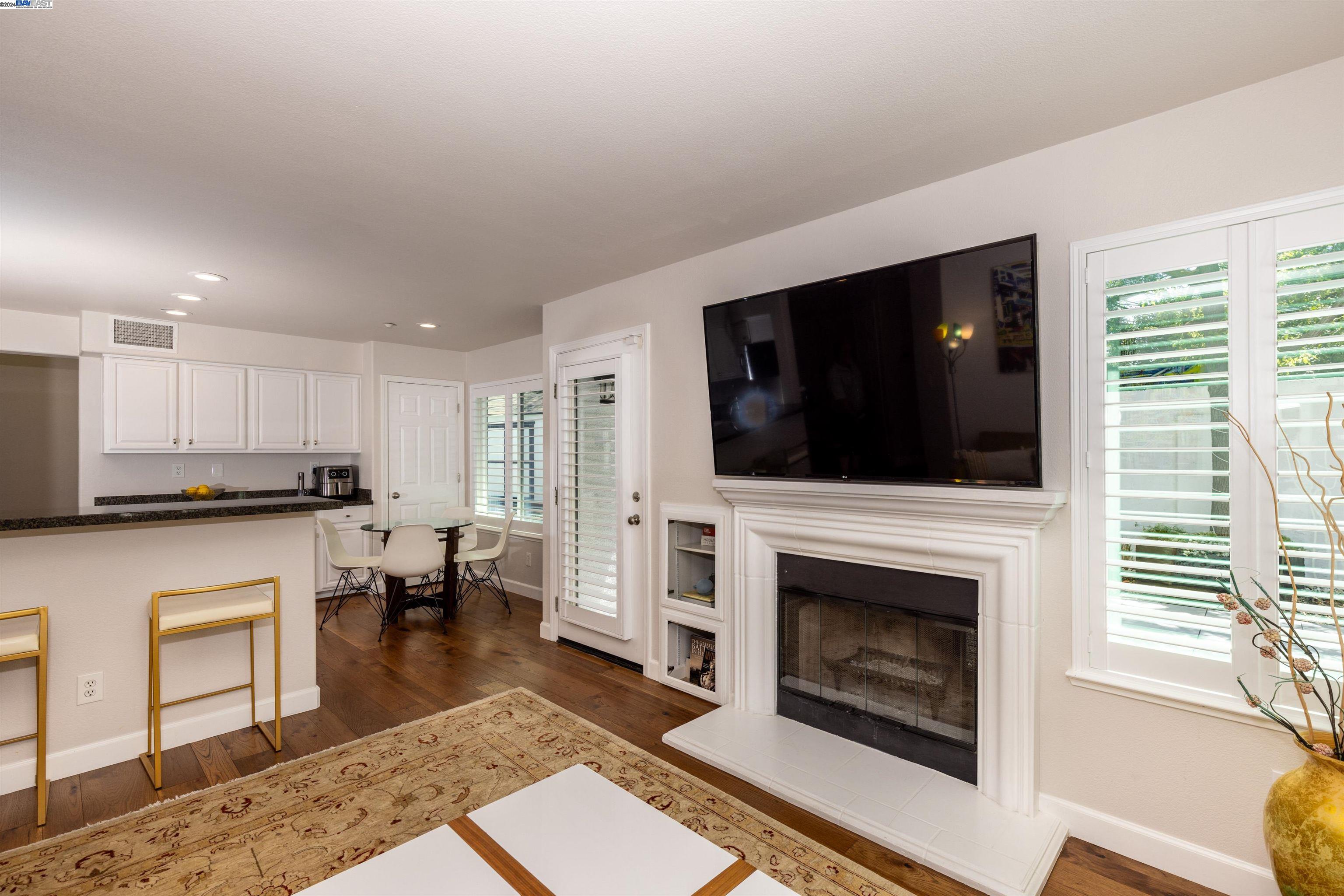 93 Fawn Dr