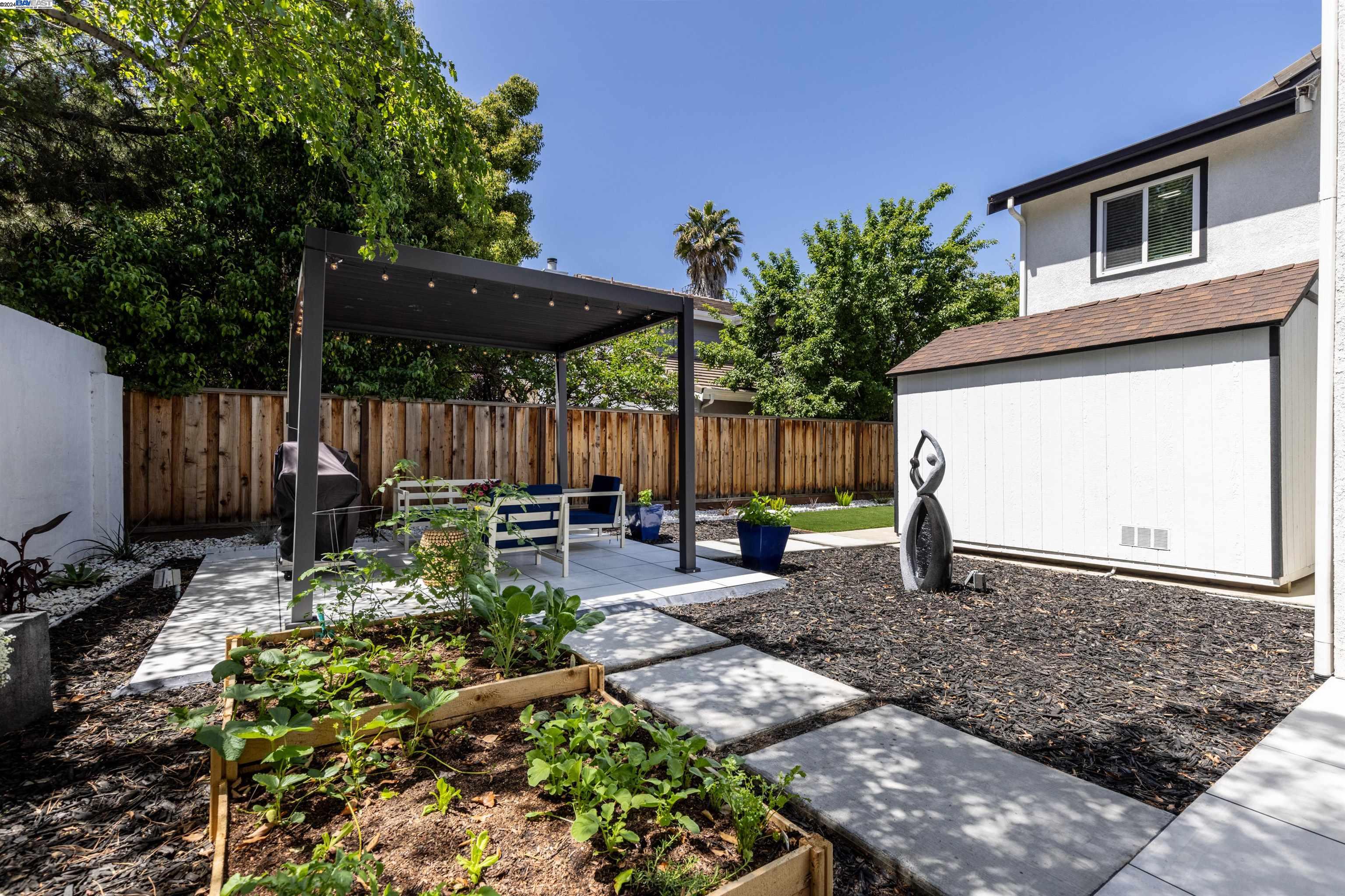 93 Fawn Dr