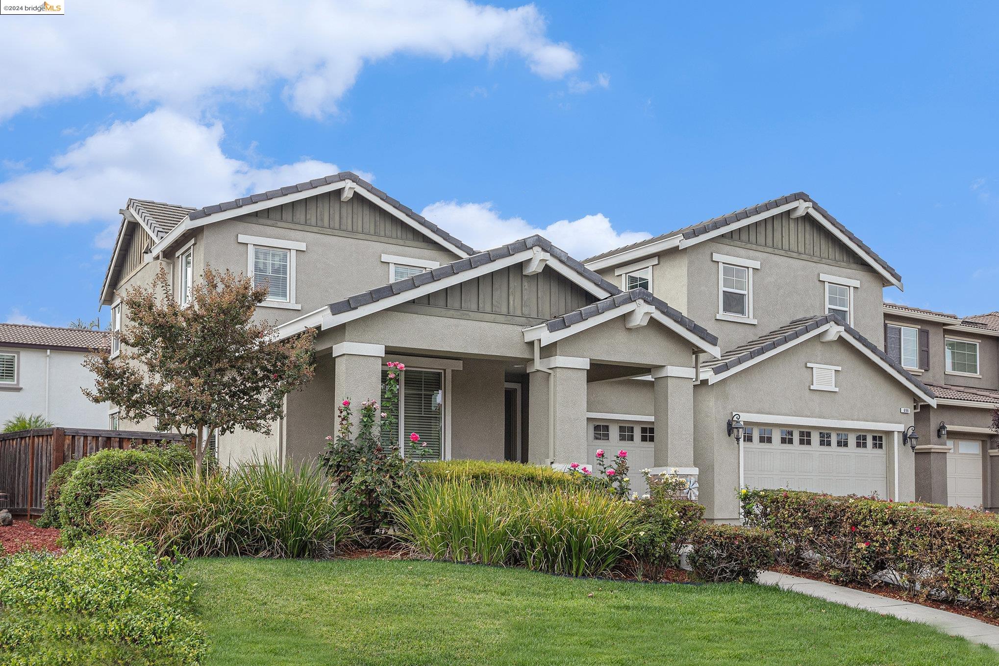 698 Monte Verde Ln