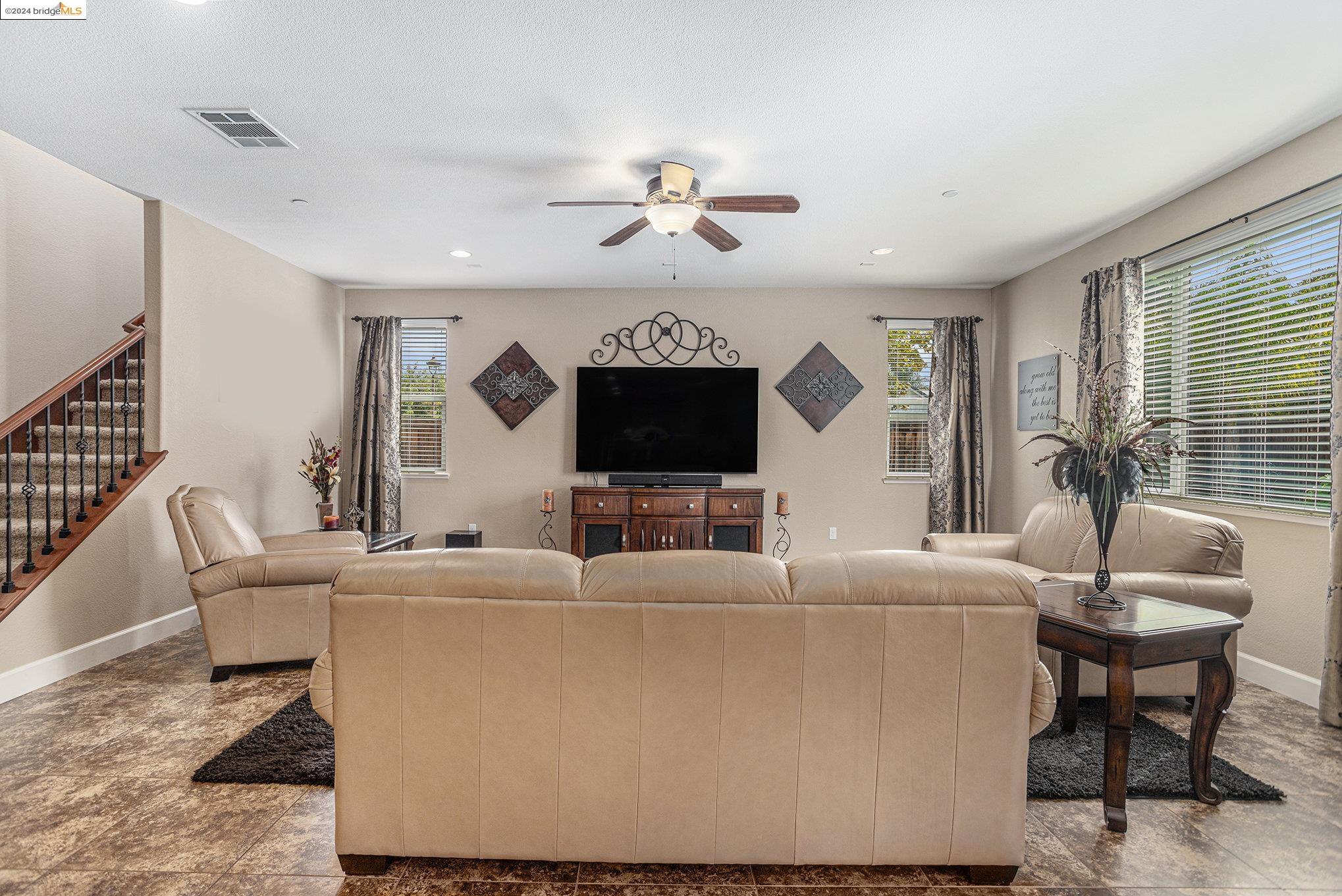 698 Monte Verde Ln