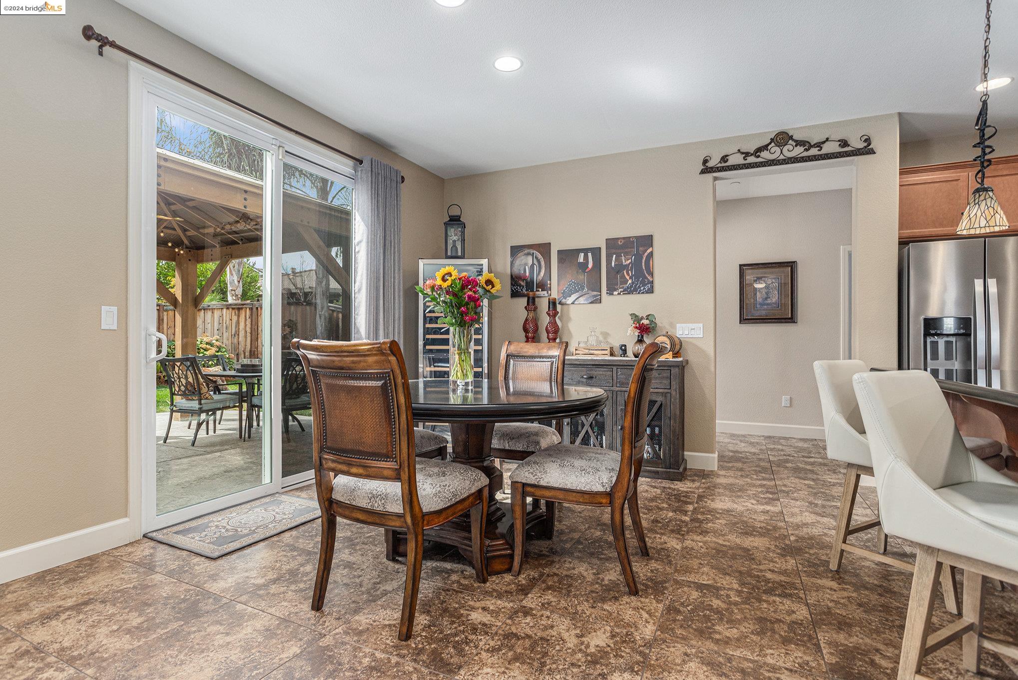 698 Monte Verde Ln