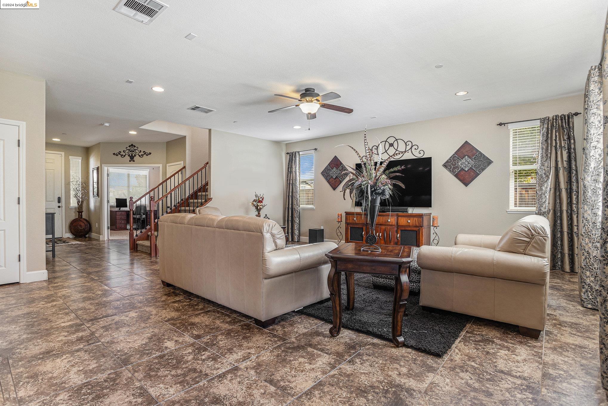 698 Monte Verde Ln
