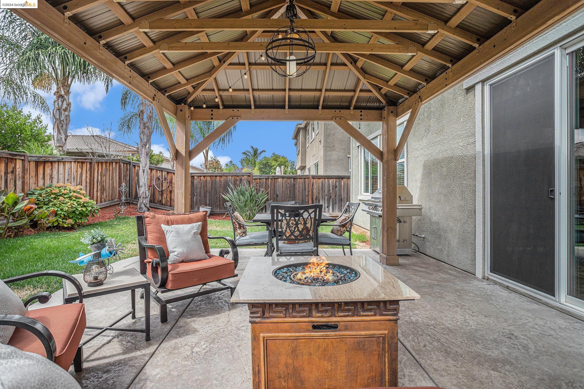 698 Monte Verde Ln