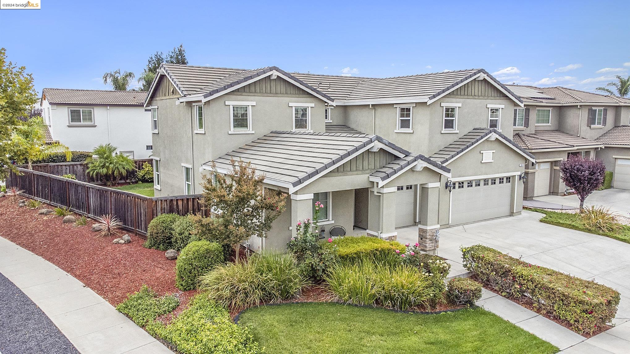 698 Monte Verde Ln