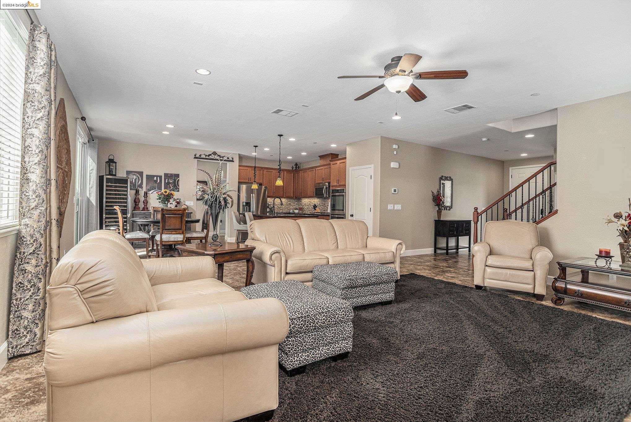 698 Monte Verde Ln