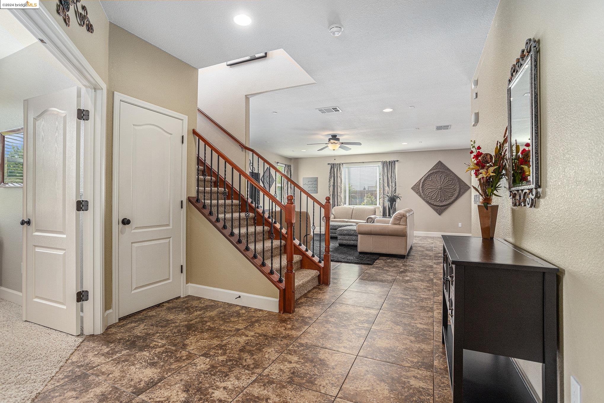 698 Monte Verde Ln
