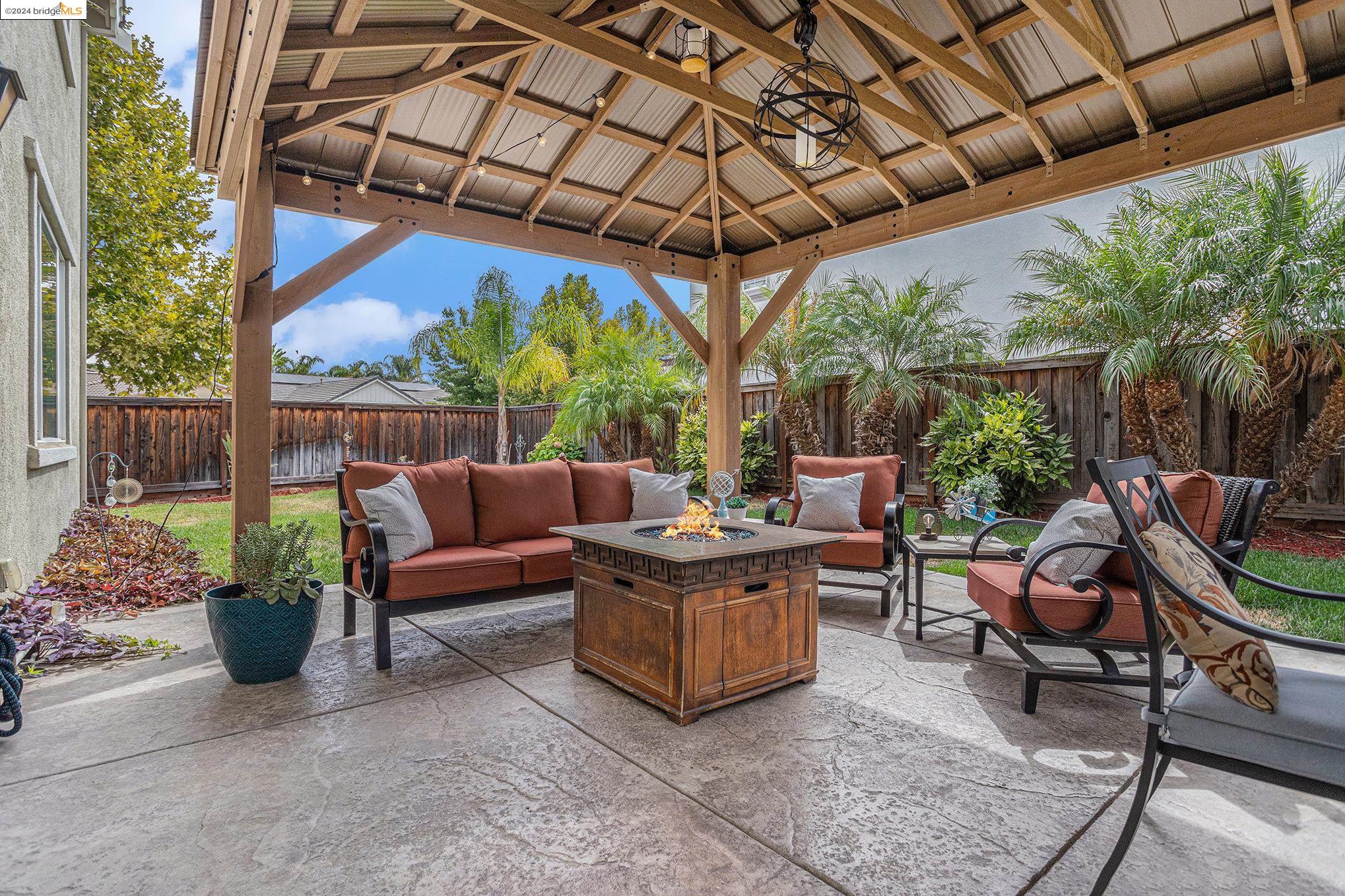 698 Monte Verde Ln