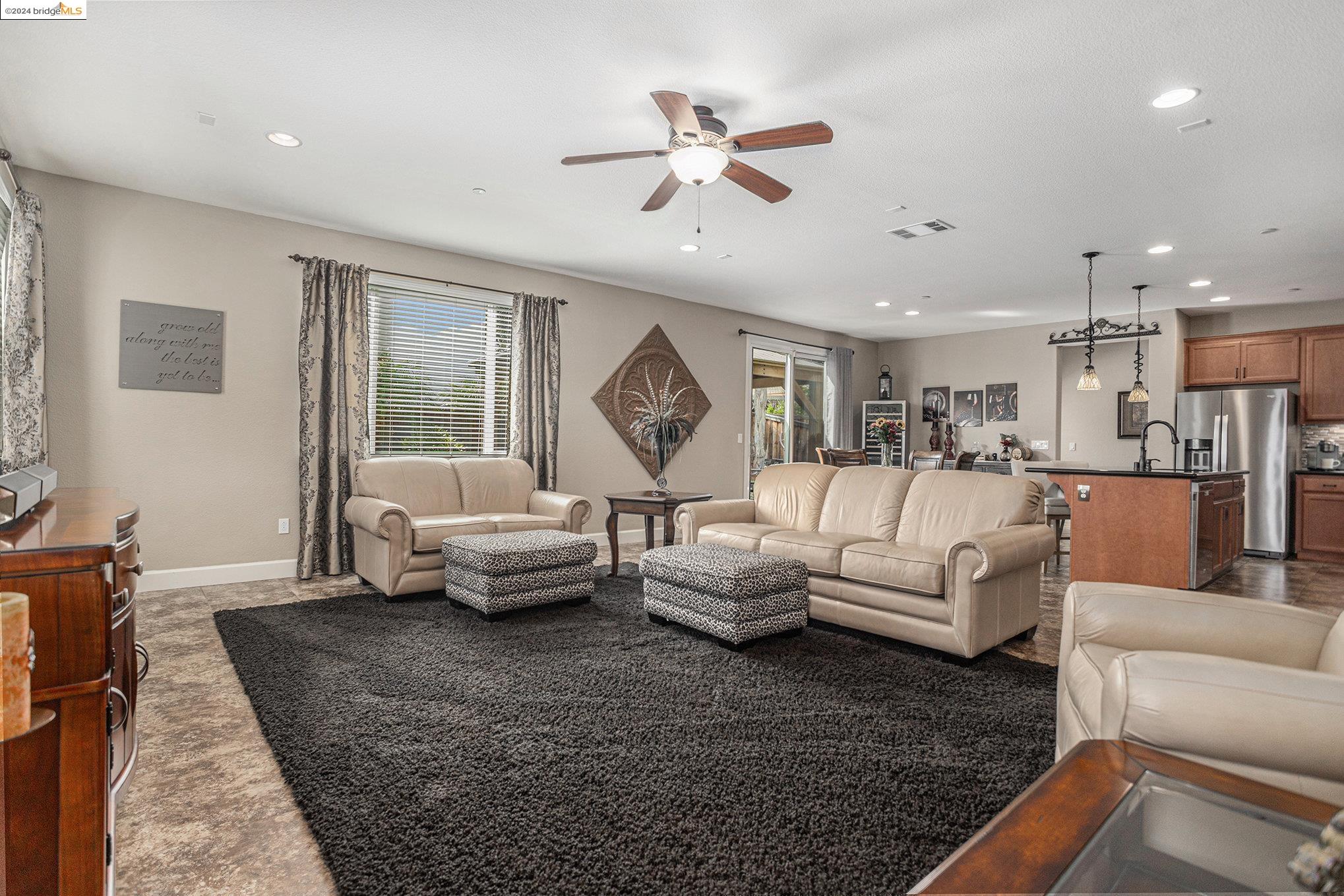698 Monte Verde Ln