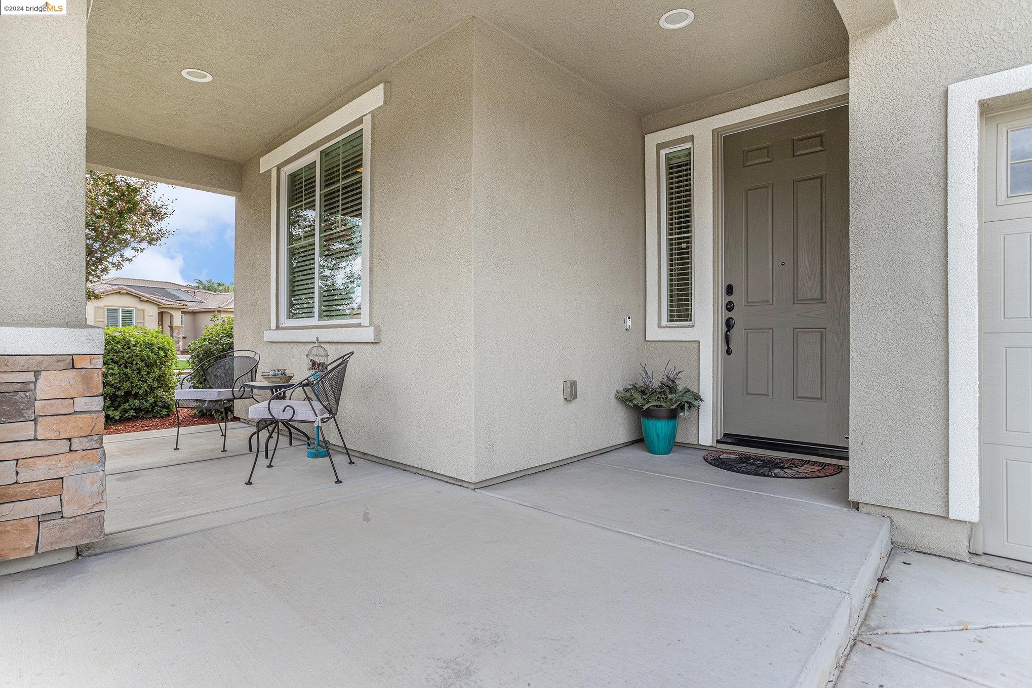 698 Monte Verde Ln