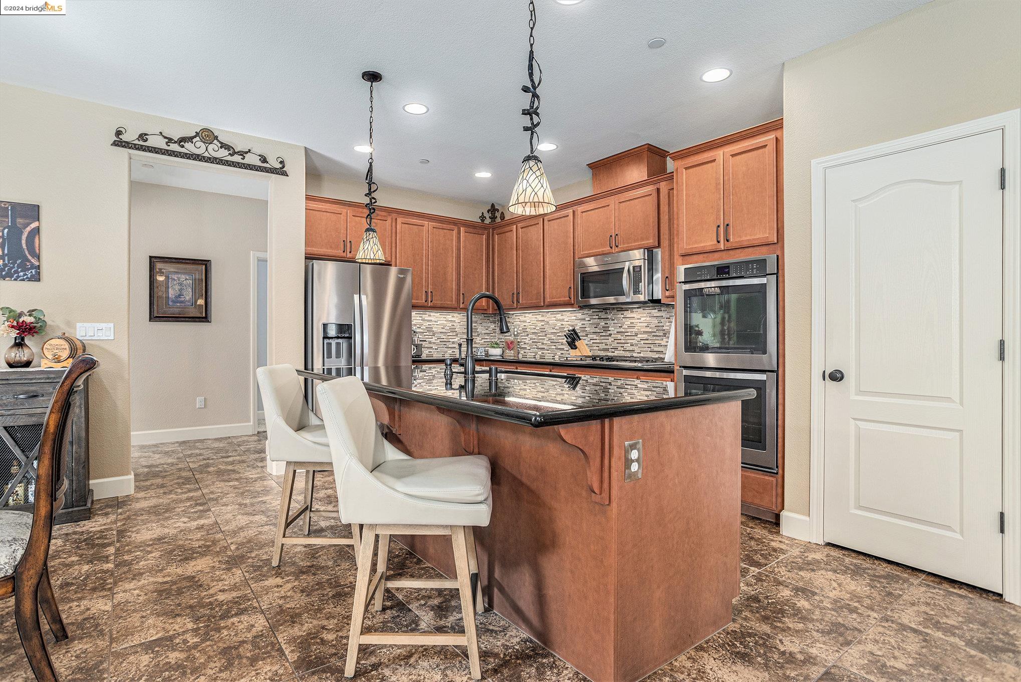 698 Monte Verde Ln