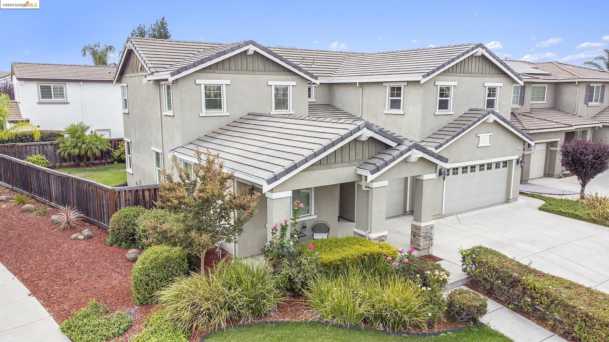 698 Monte Verde Ln