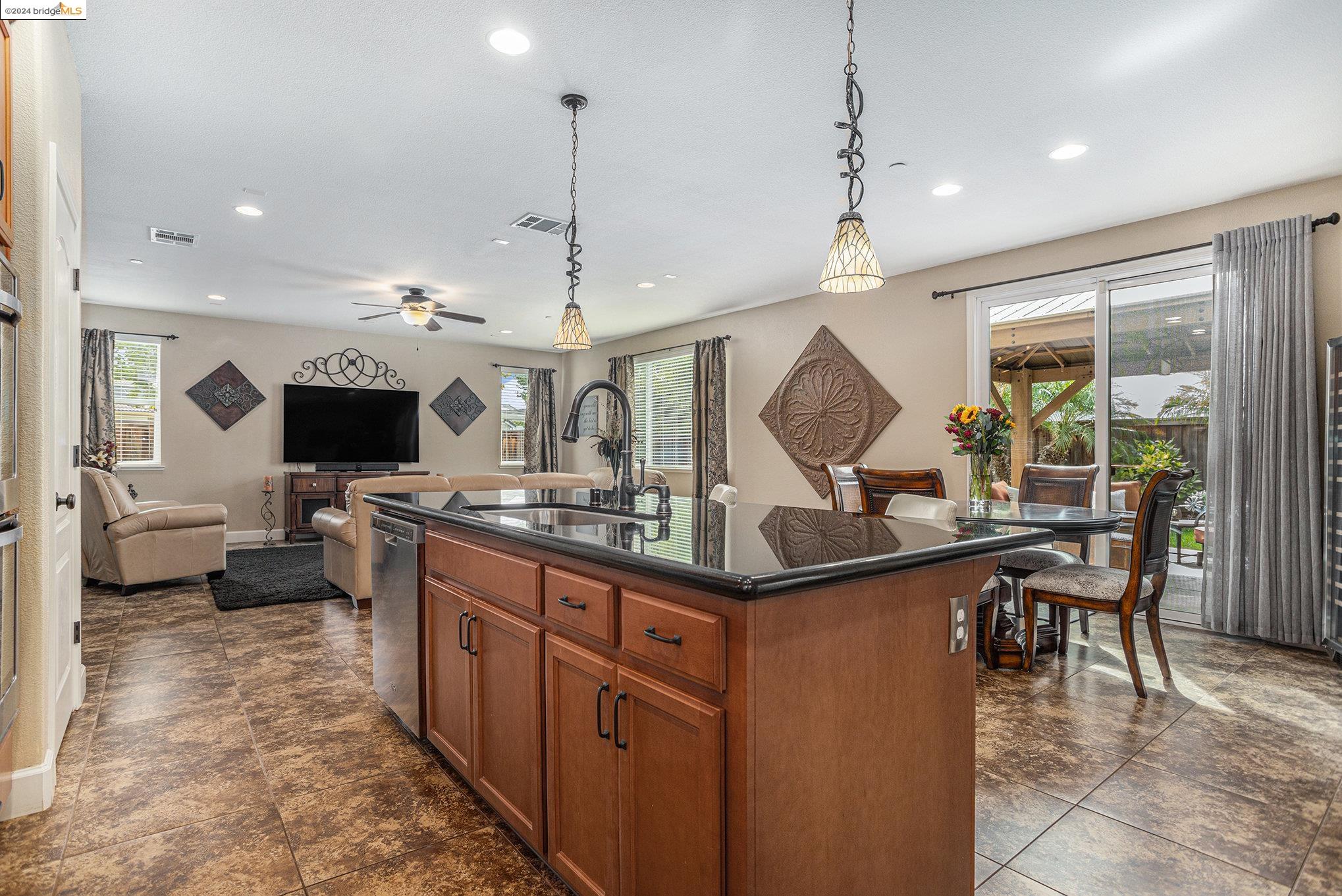 698 Monte Verde Ln