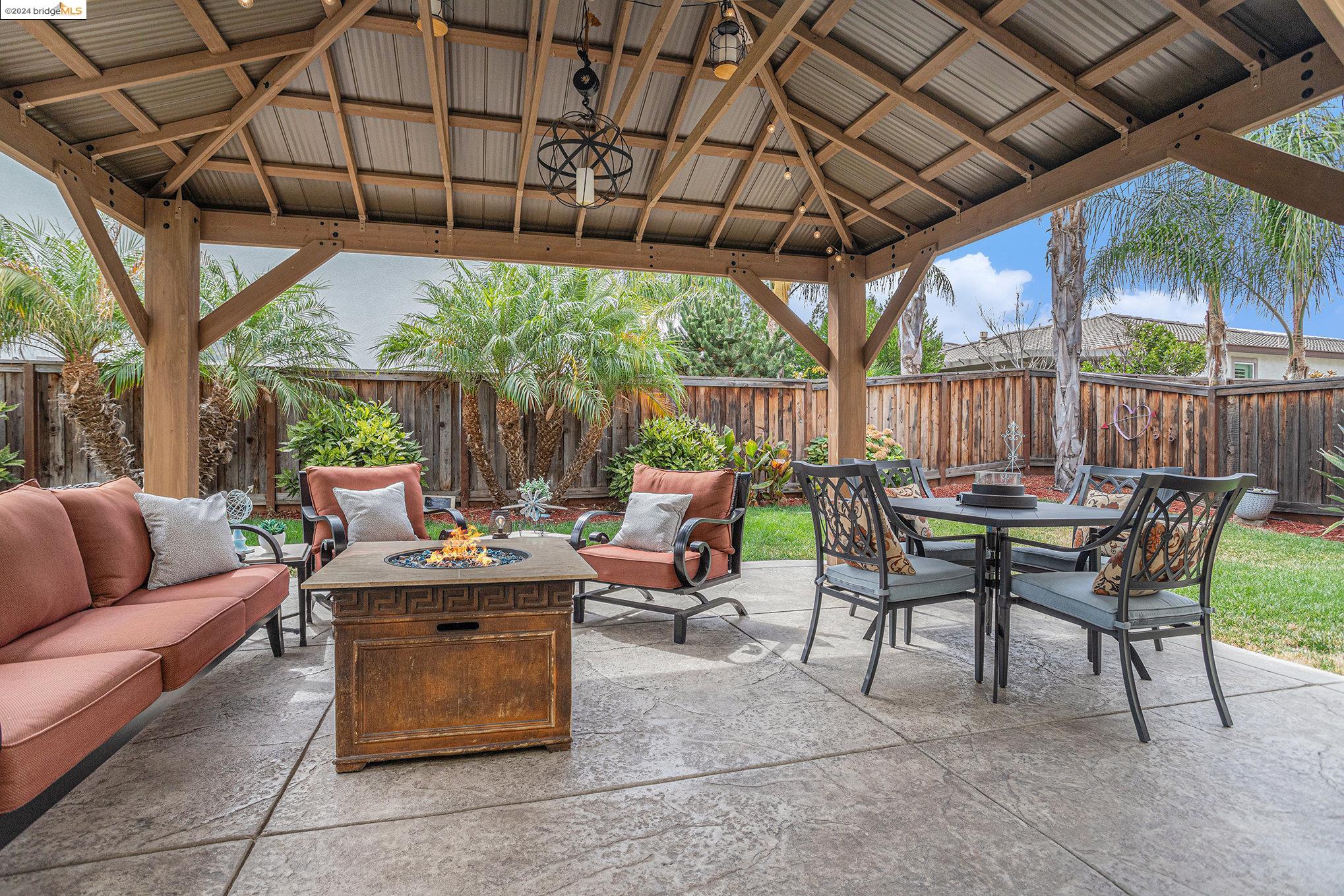 698 Monte Verde Ln