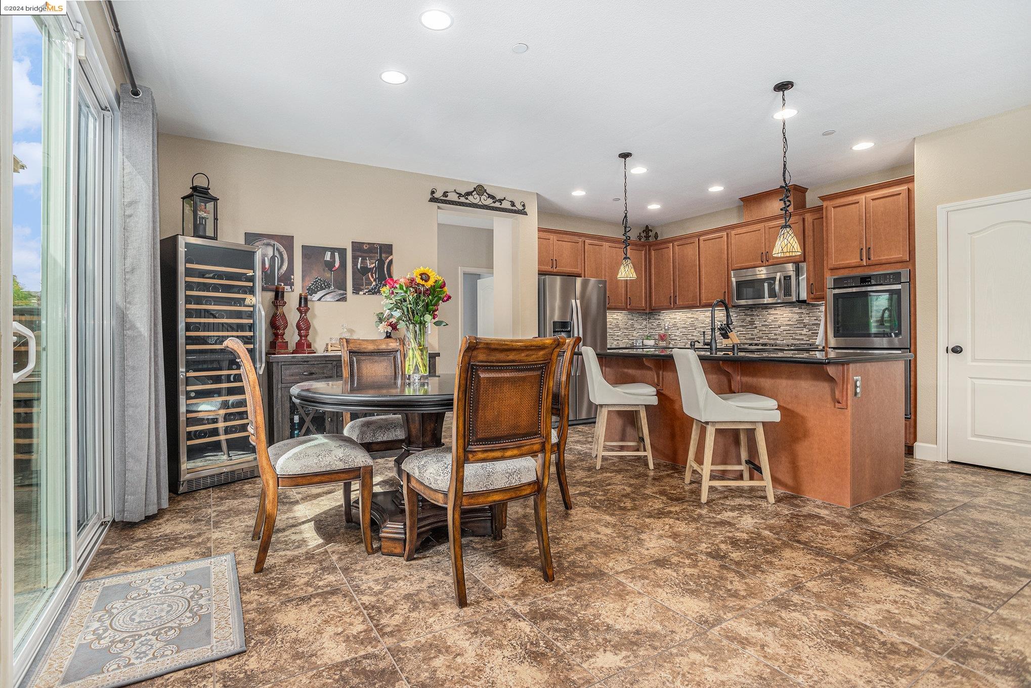 698 Monte Verde Ln