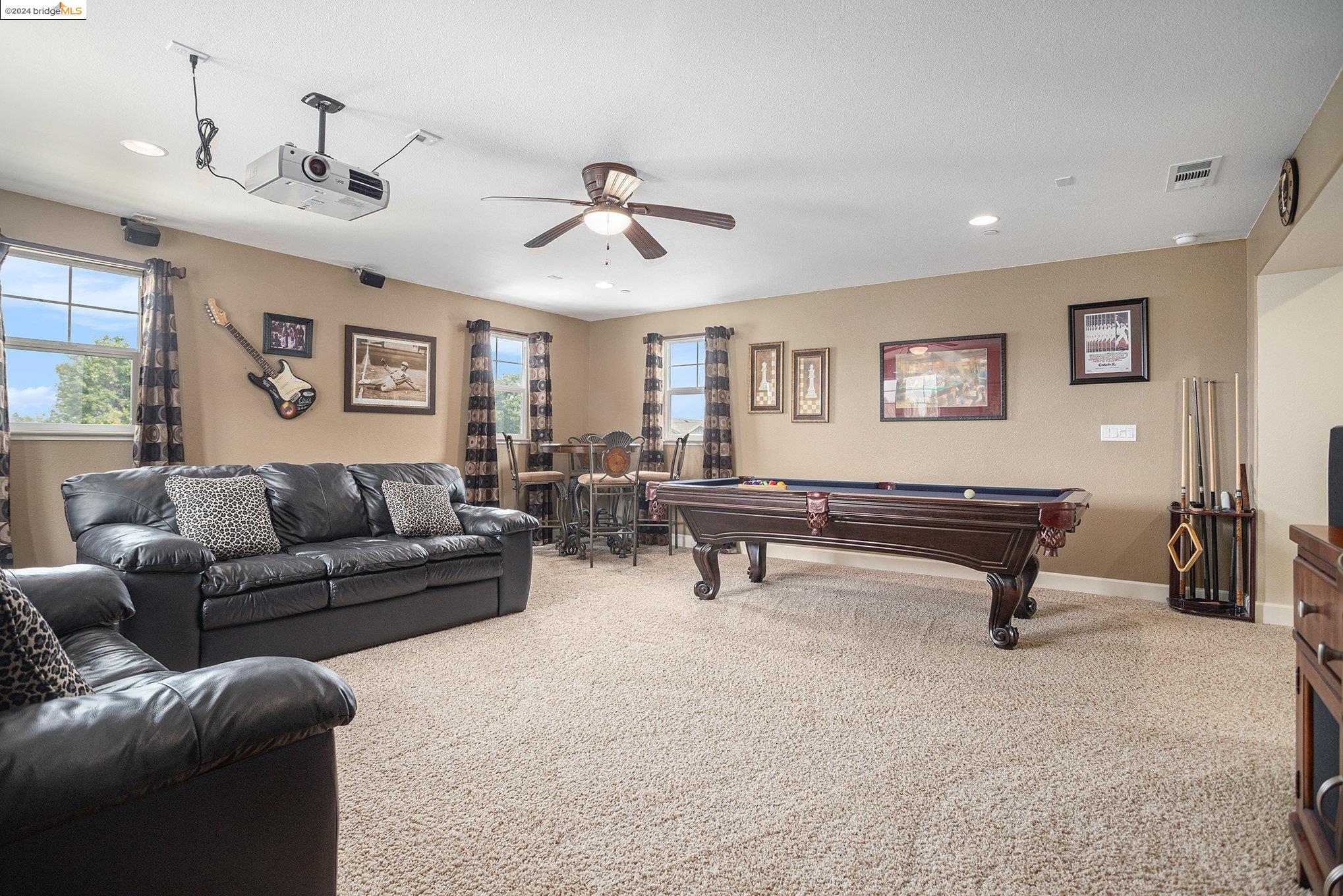 698 Monte Verde Ln