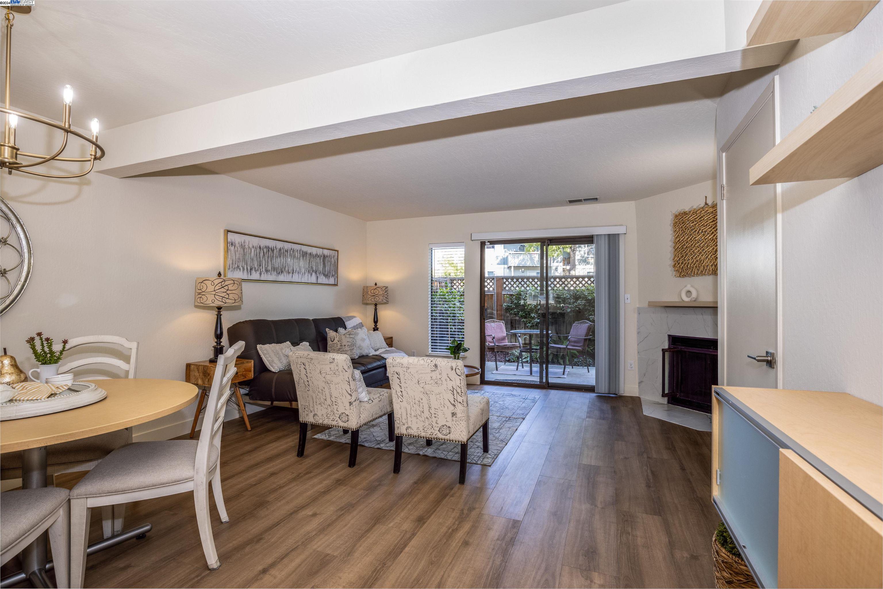 1823 Paseo Laguna Seco