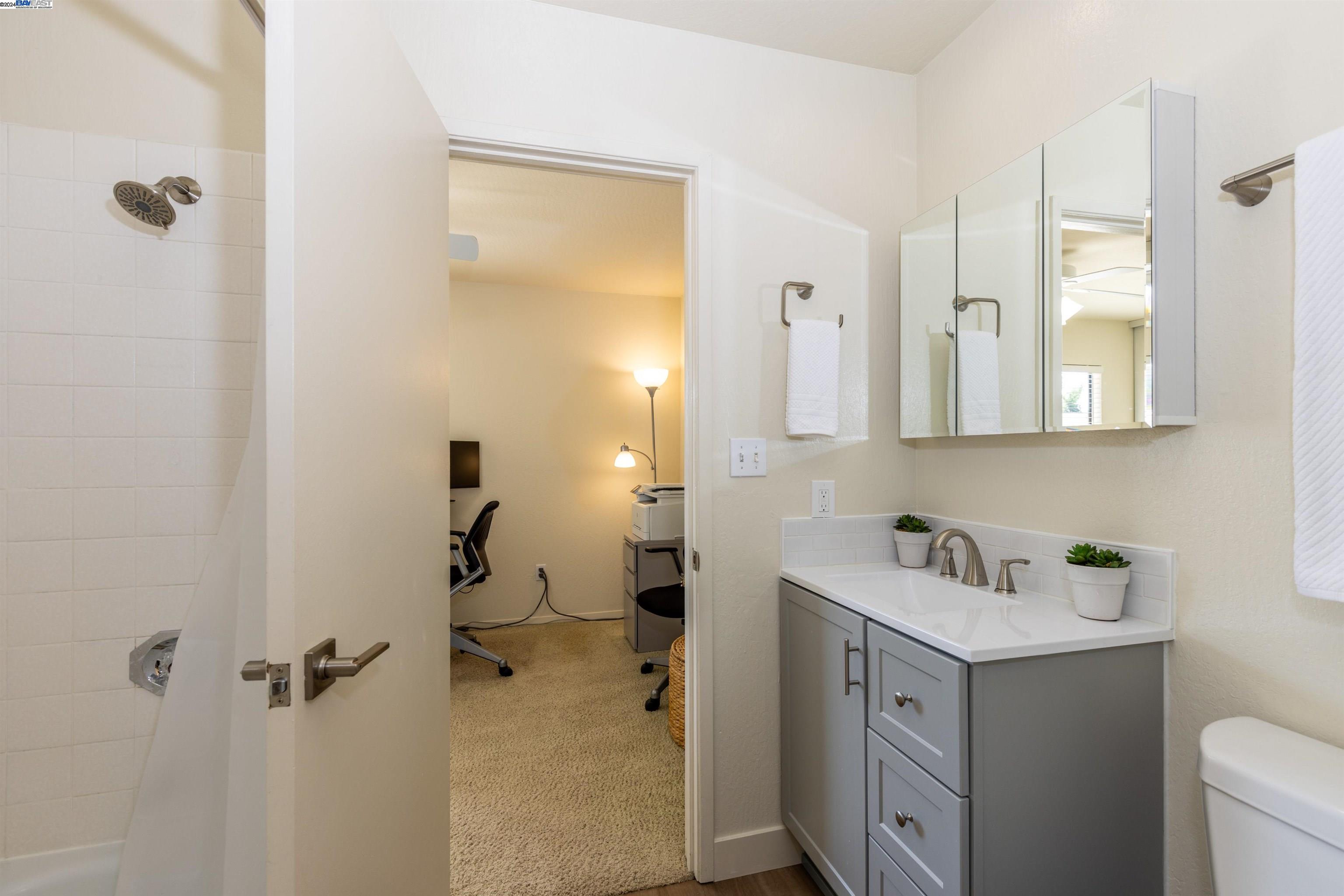 1823 Paseo Laguna Seco