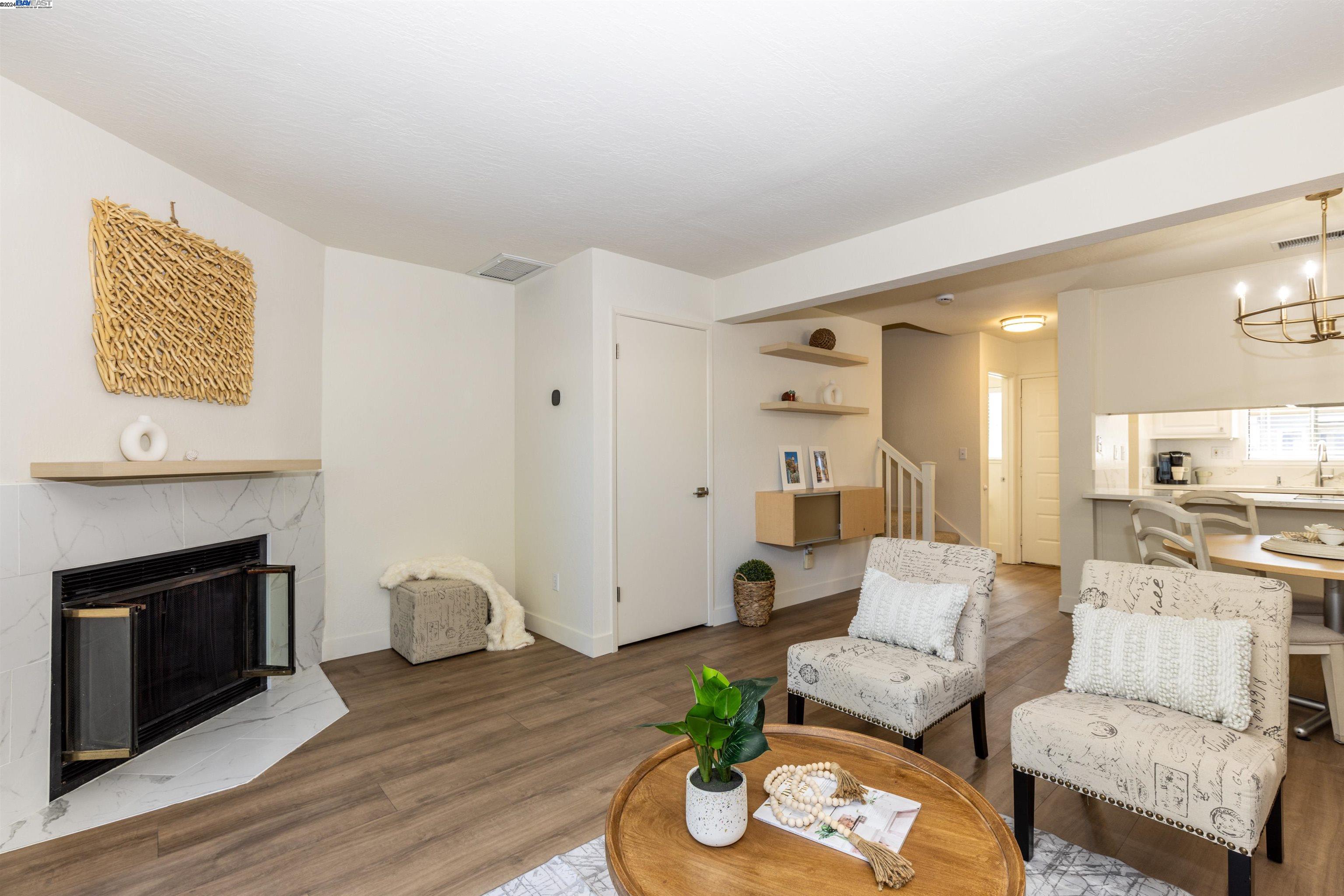 1823 Paseo Laguna Seco