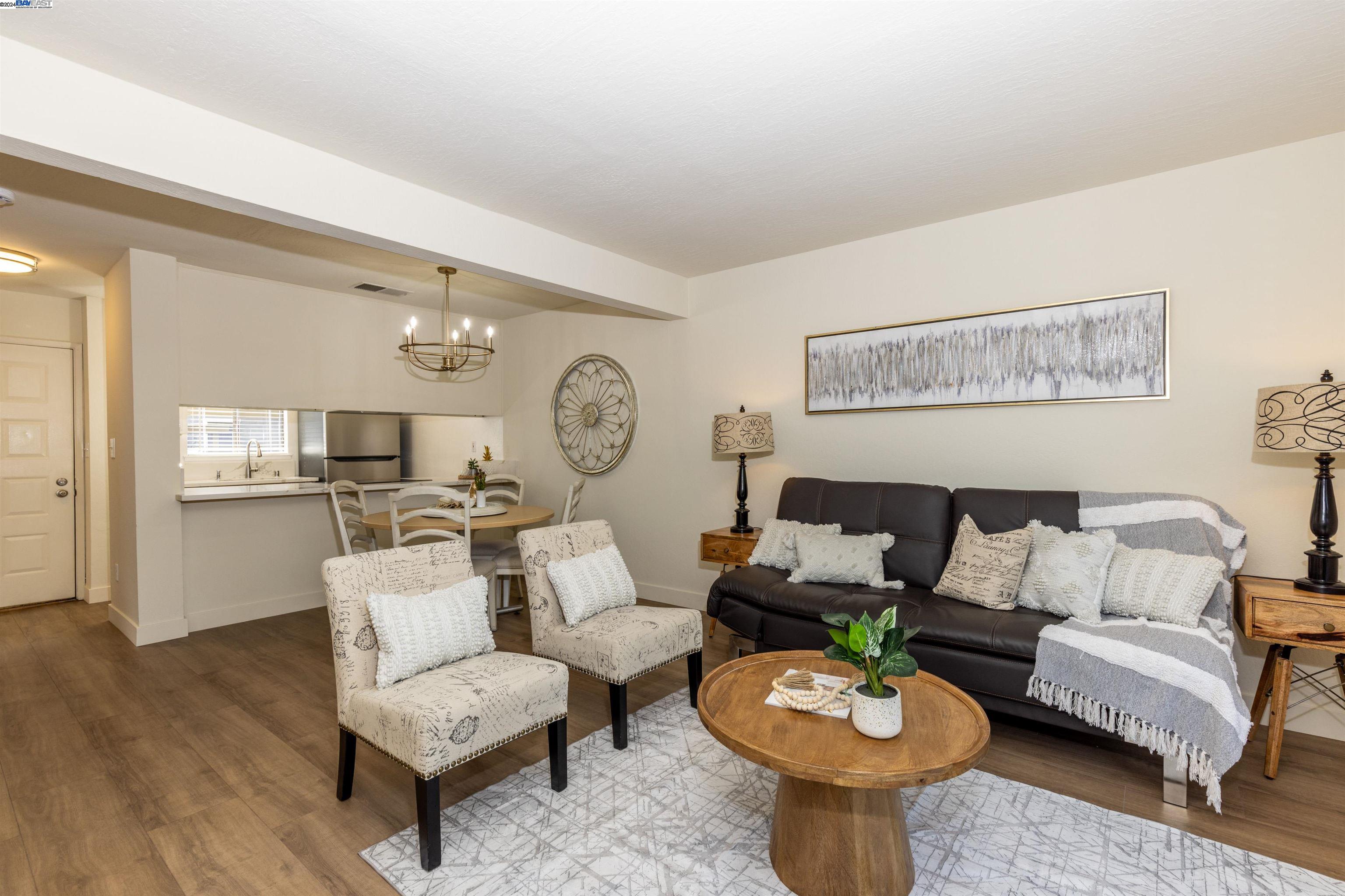 1823 Paseo Laguna Seco