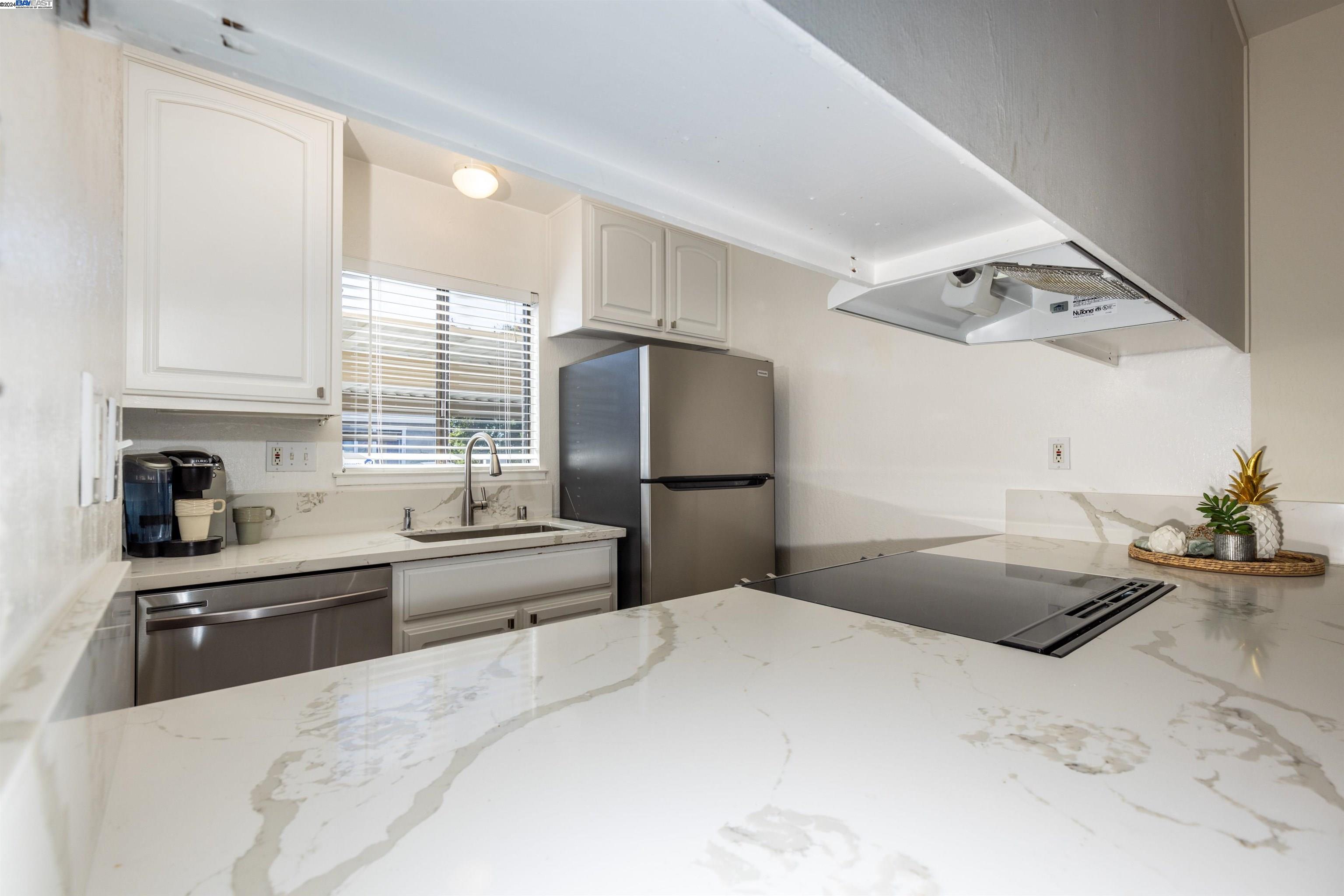 1823 Paseo Laguna Seco