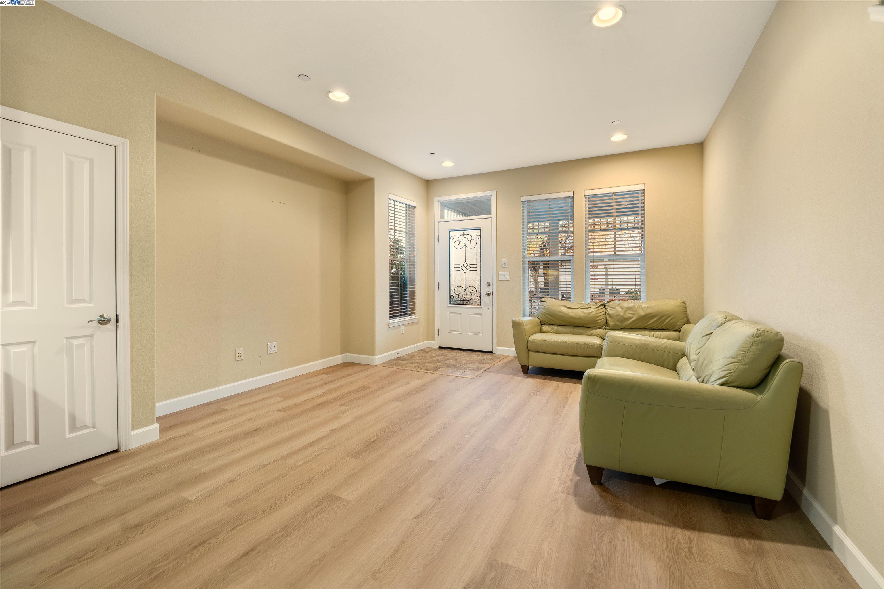 318 S S Livermore Ave Unit: 112