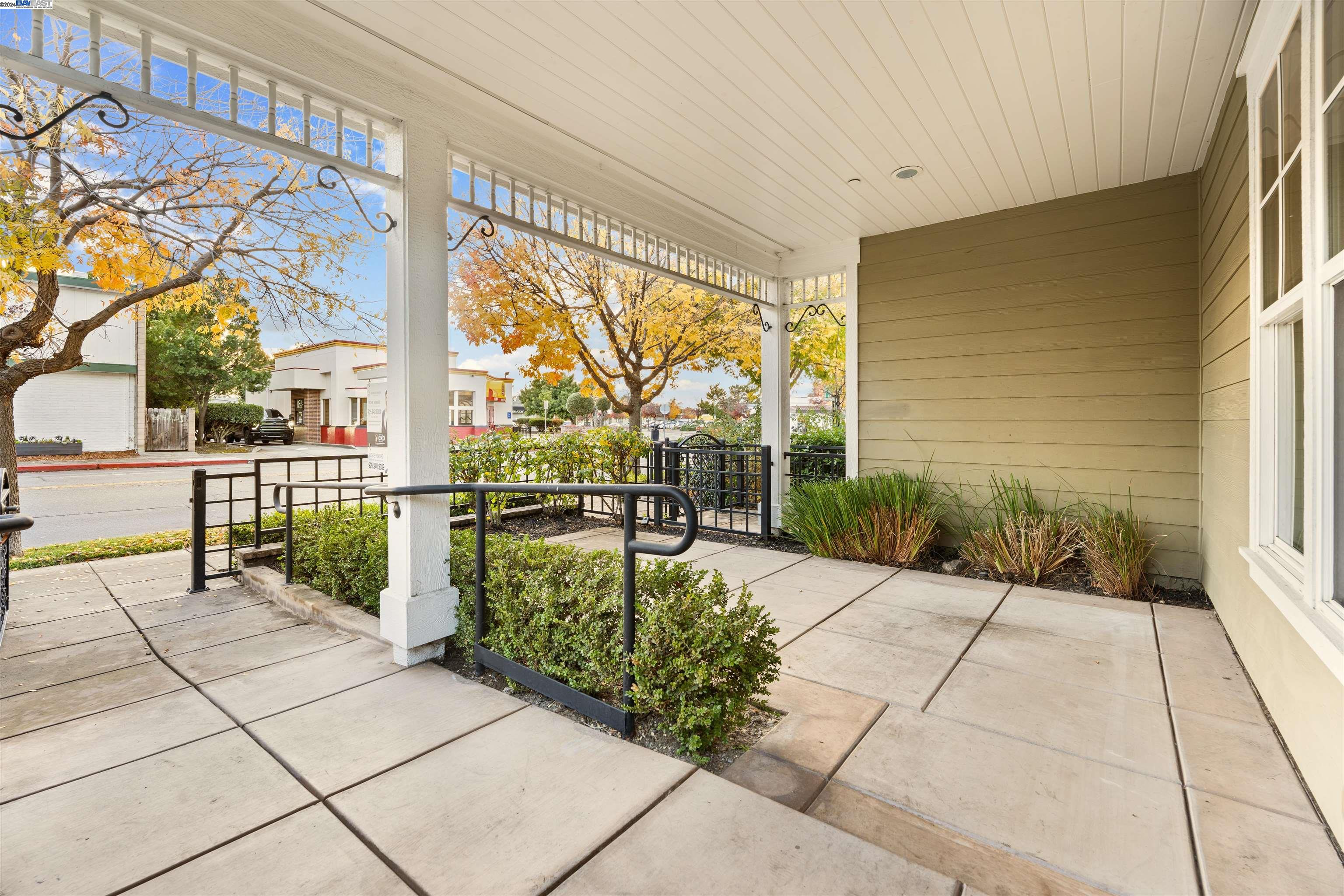 318 S S Livermore Ave Unit: 112