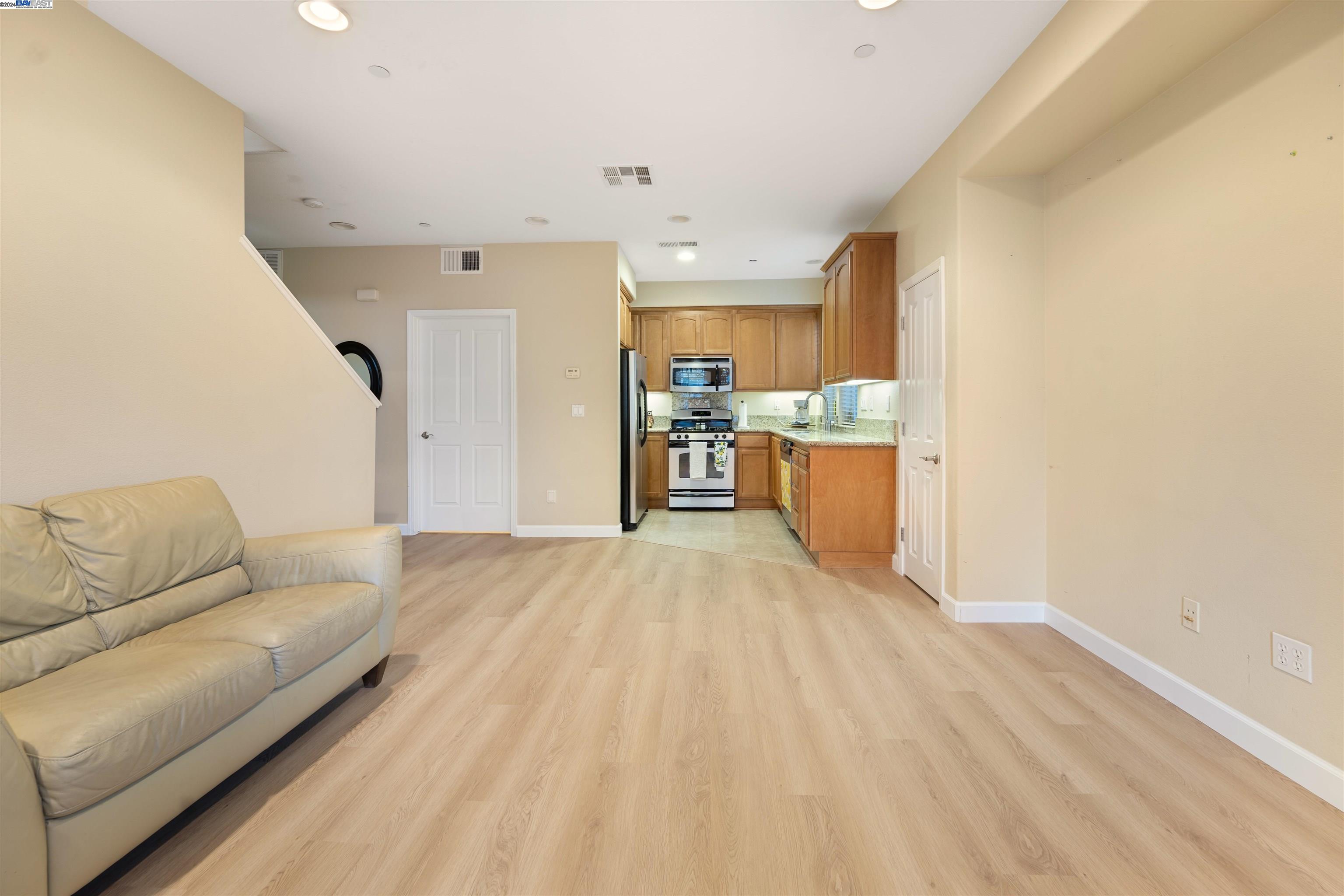 318 S S Livermore Ave Unit: 112