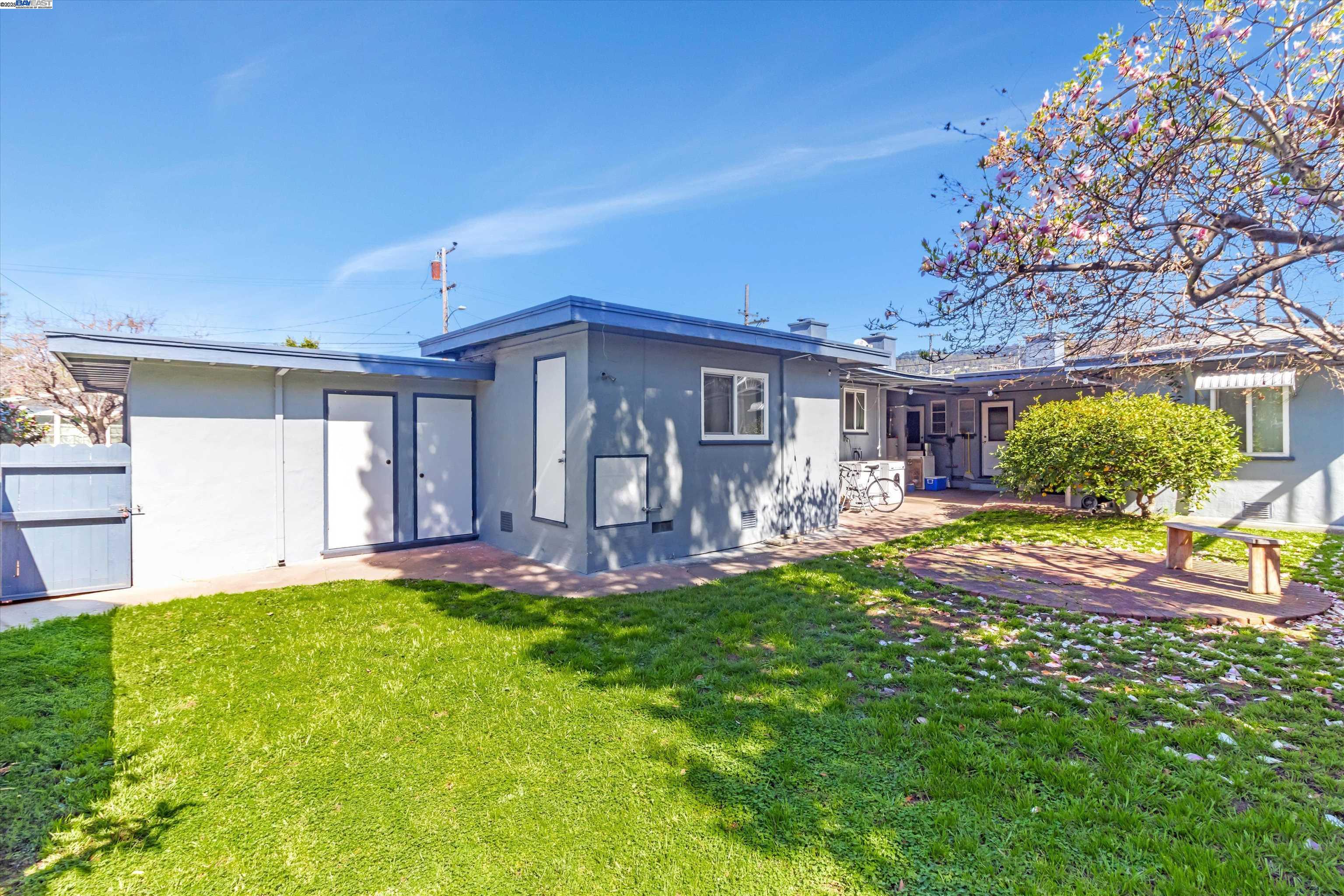3482 Loma Vista Ave