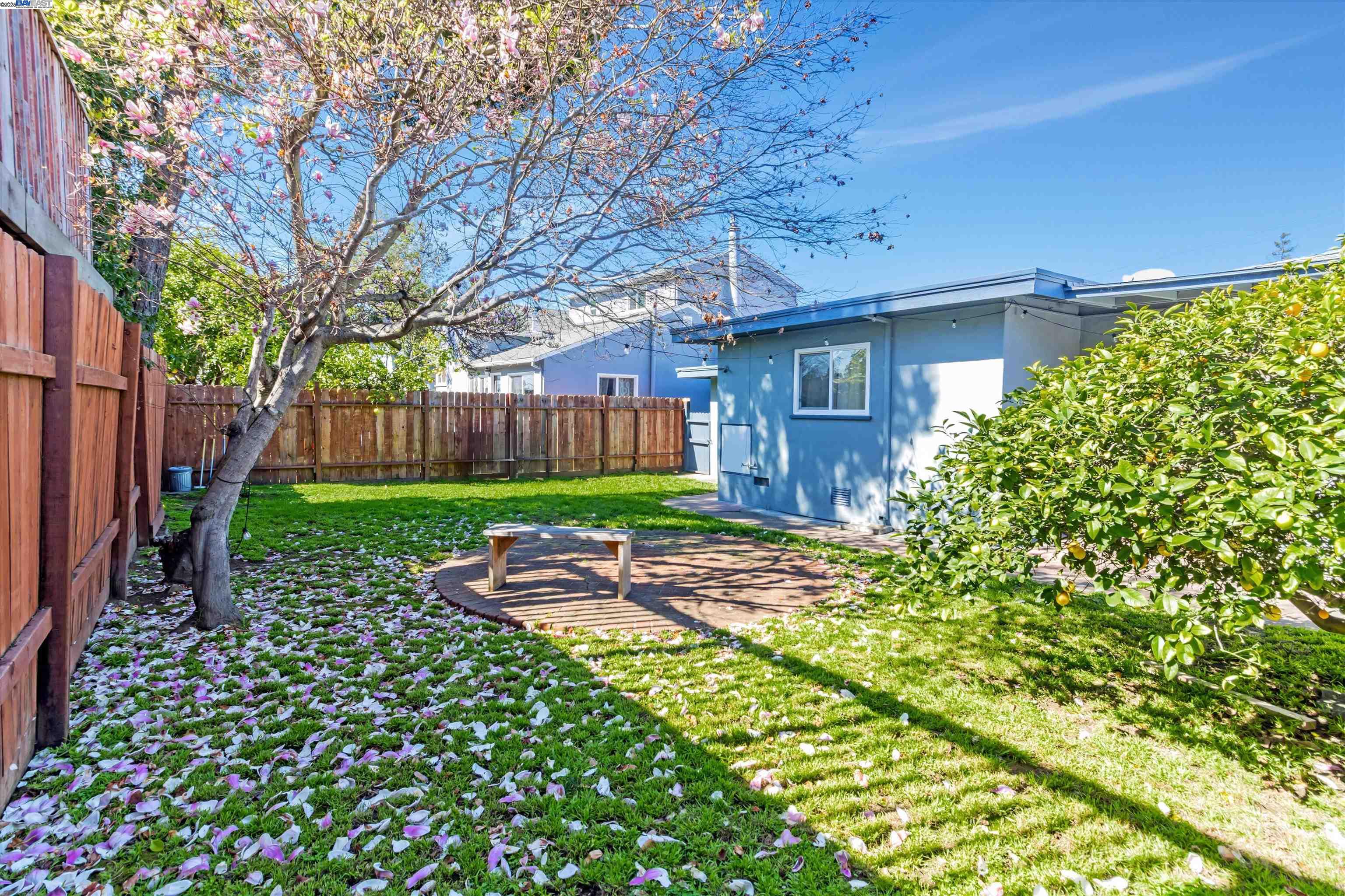 3482 Loma Vista Ave