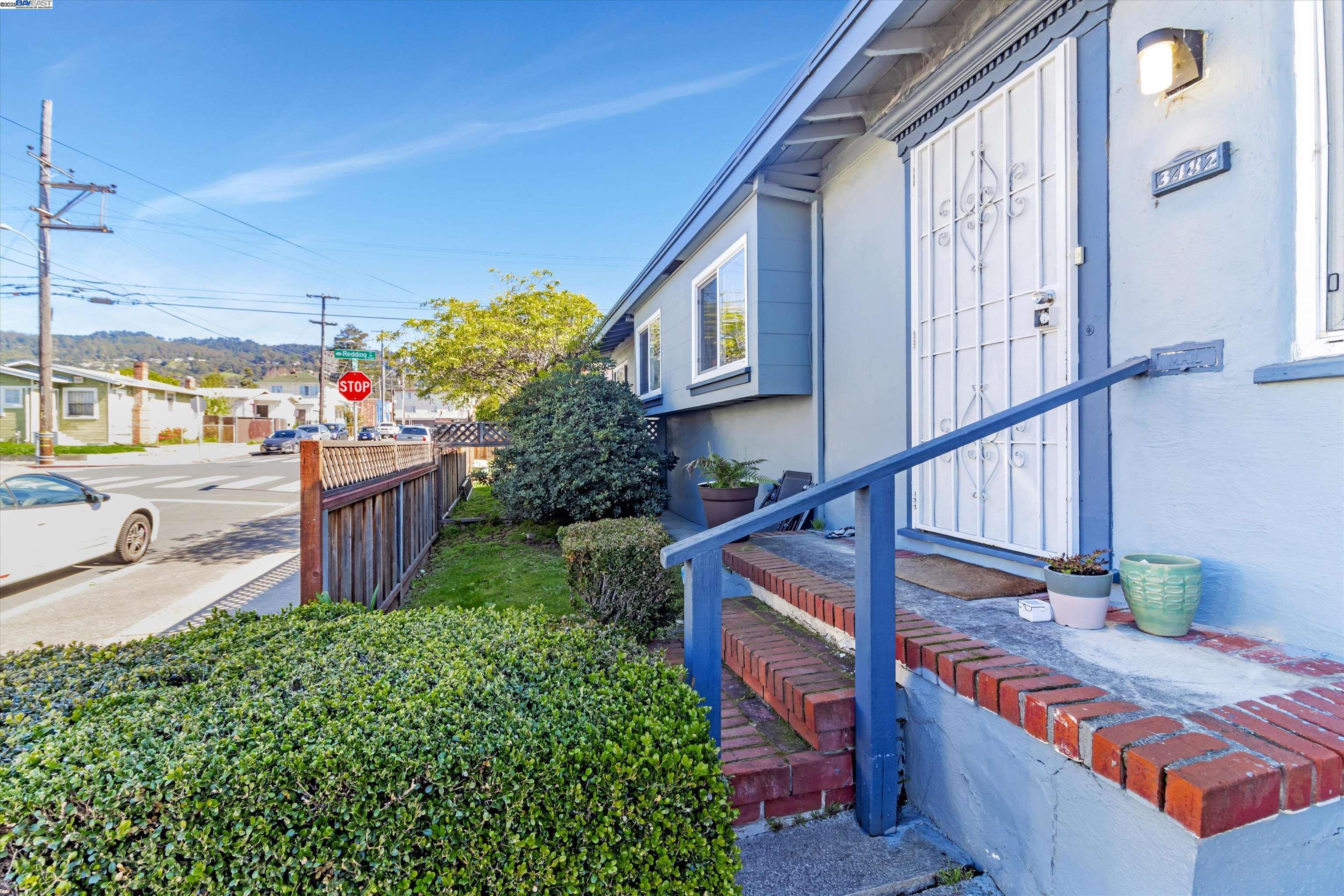 3482 Loma Vista Ave