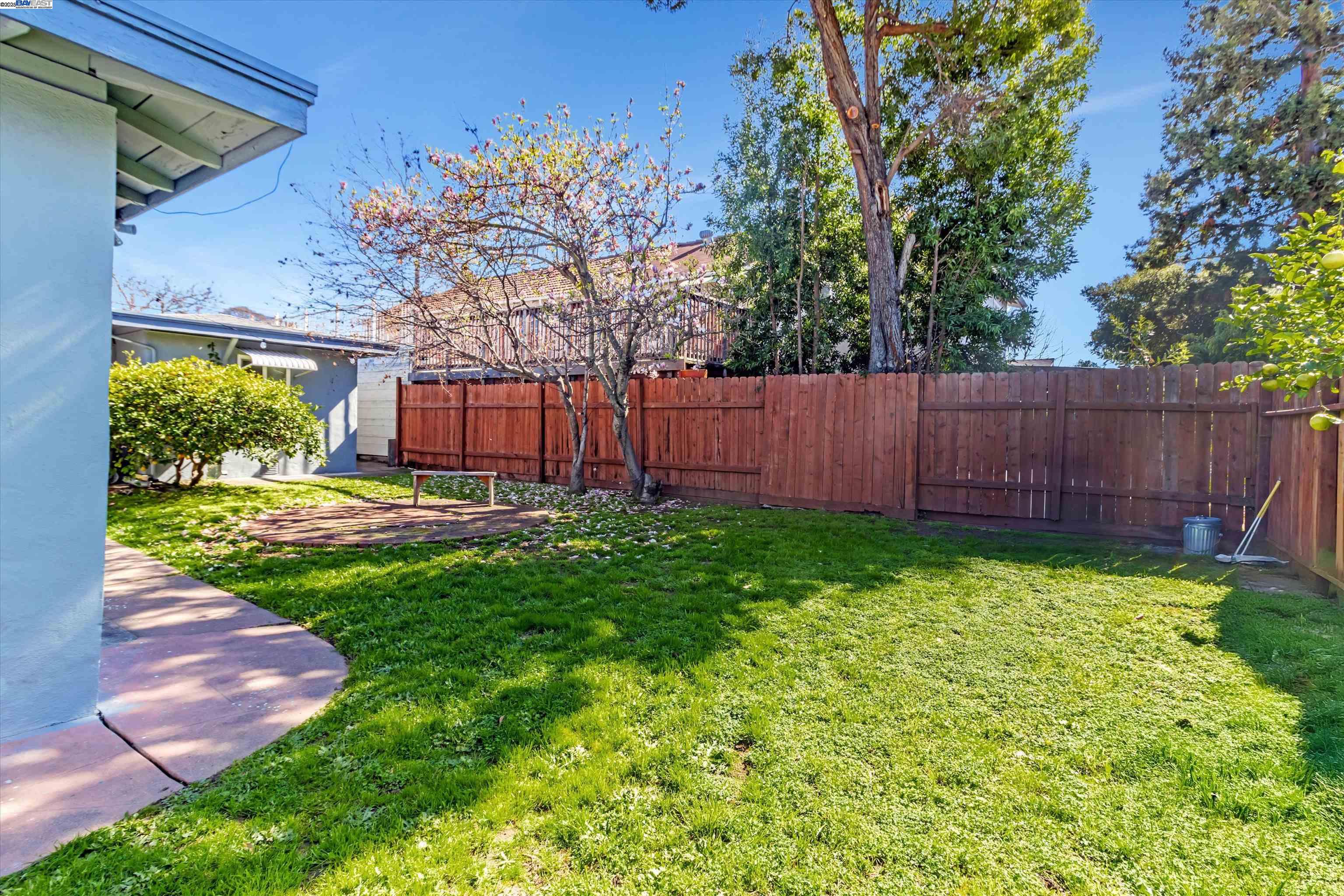 3482 Loma Vista Ave