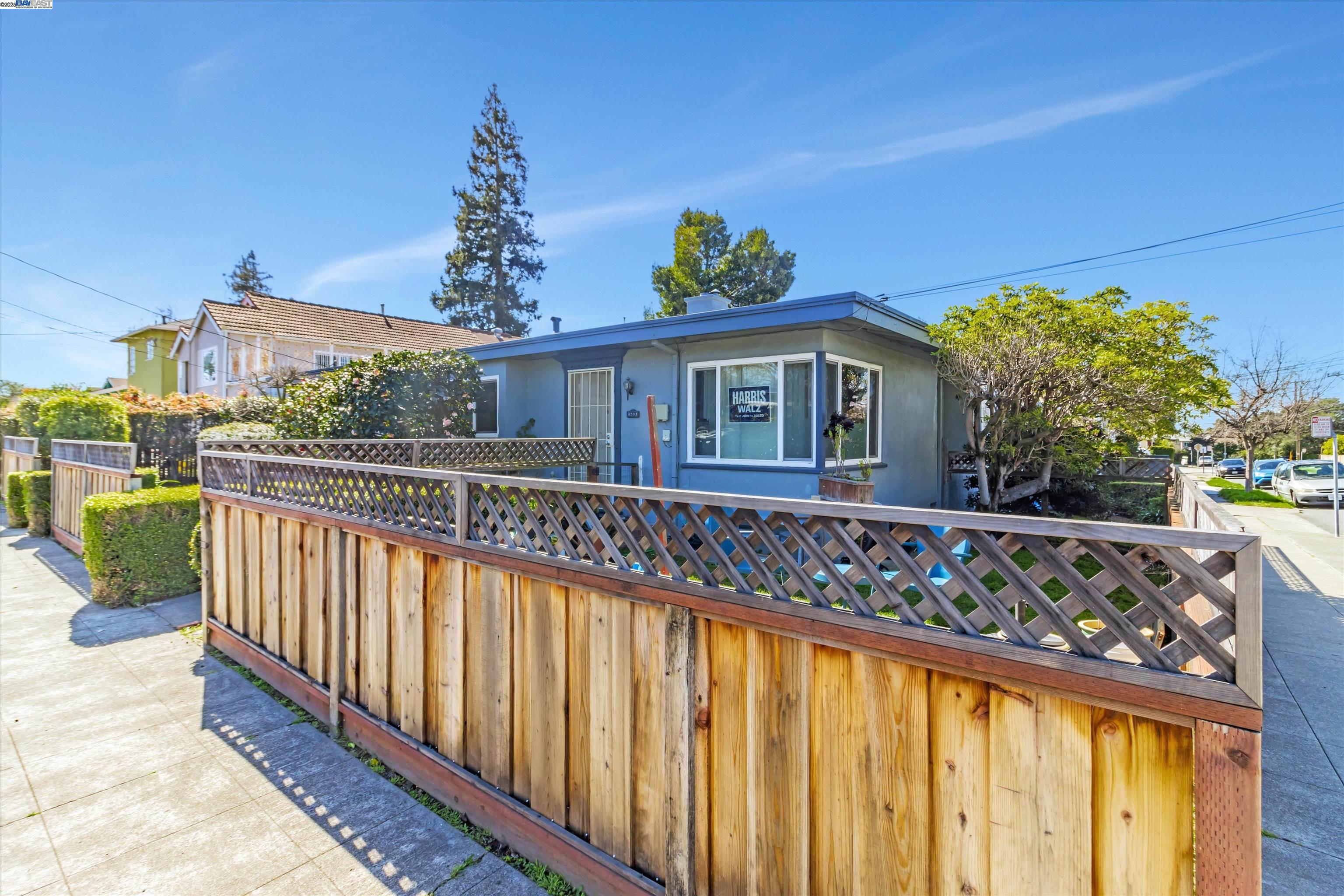 3482 Loma Vista Ave