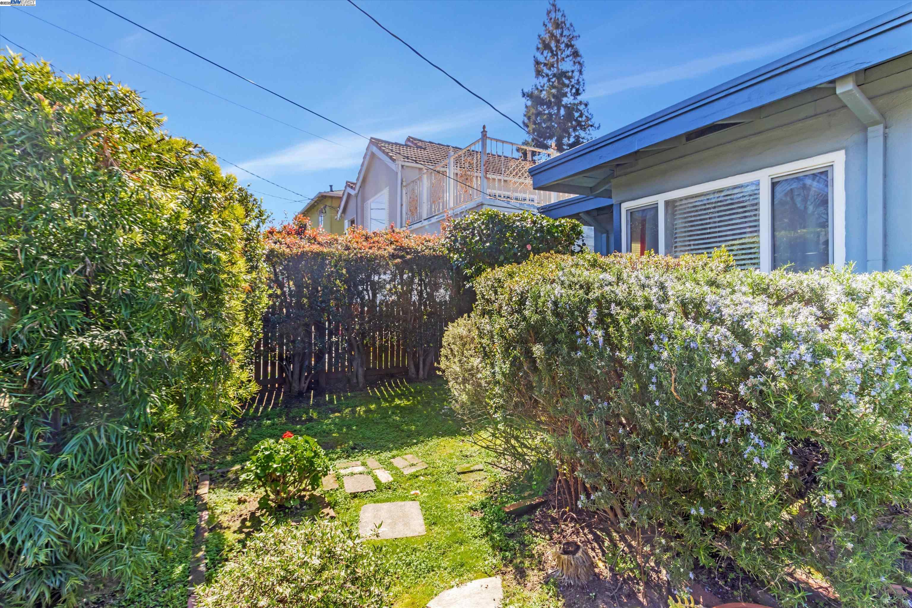 3482 Loma Vista Ave