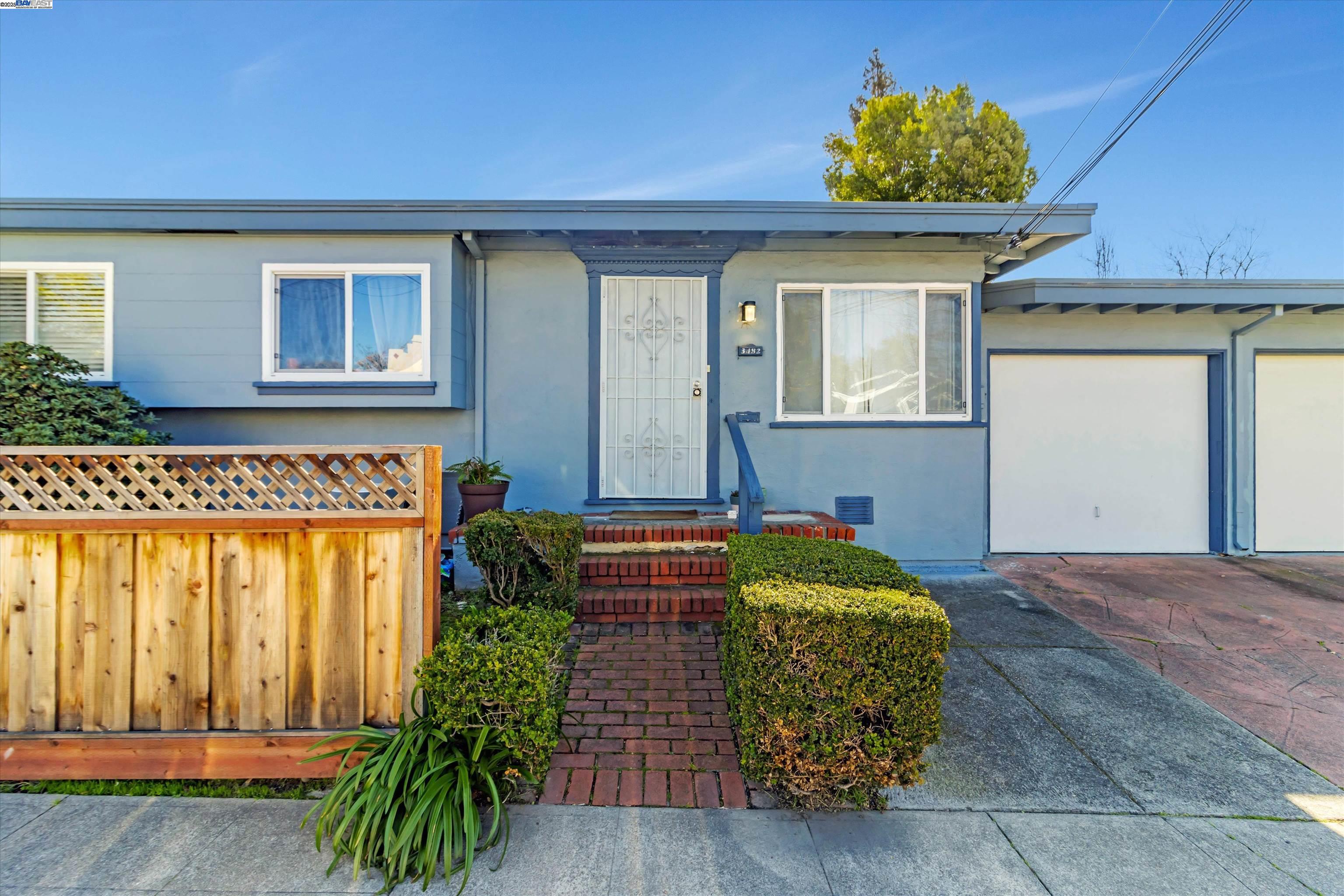 3482 Loma Vista Ave