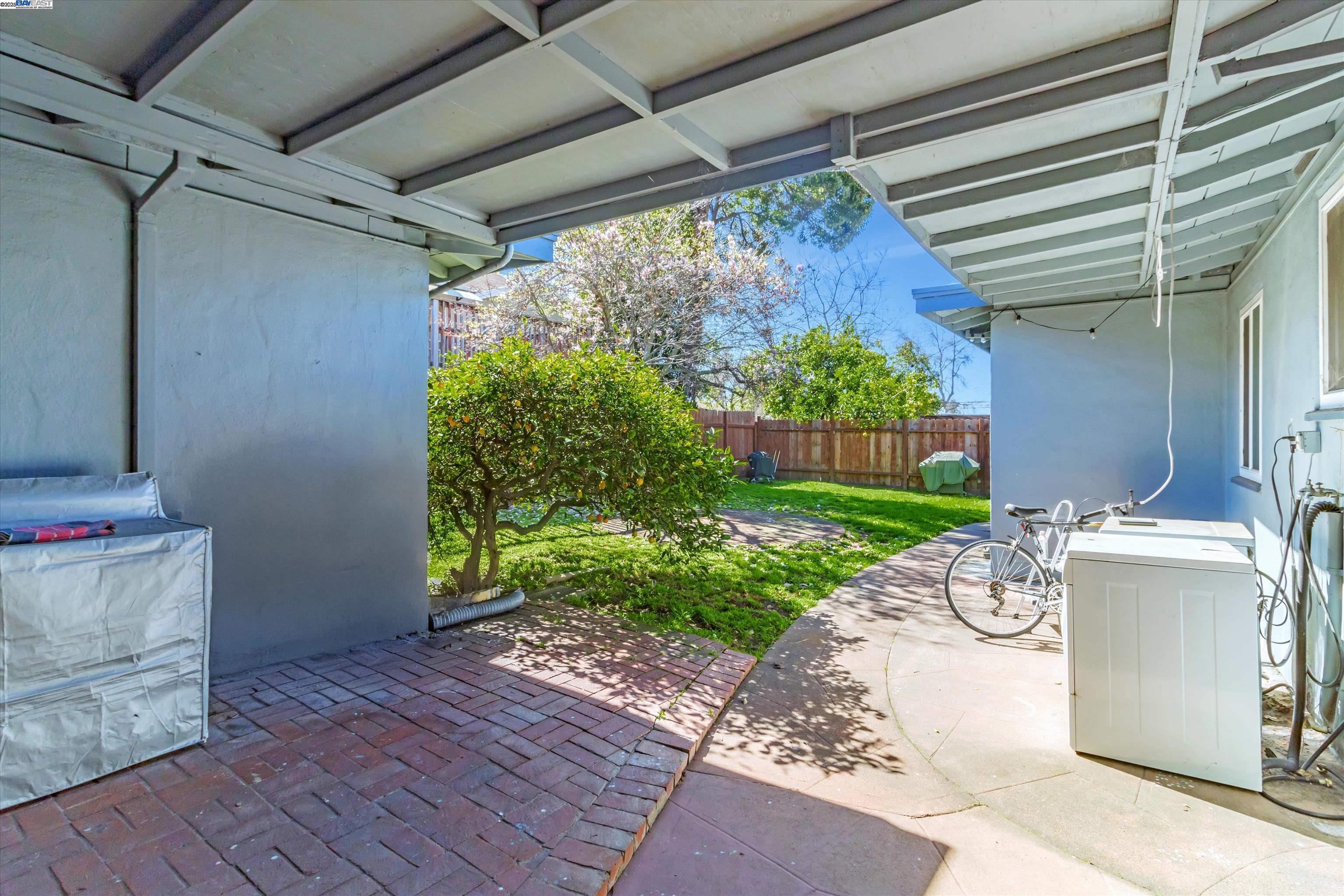 3482 Loma Vista Ave