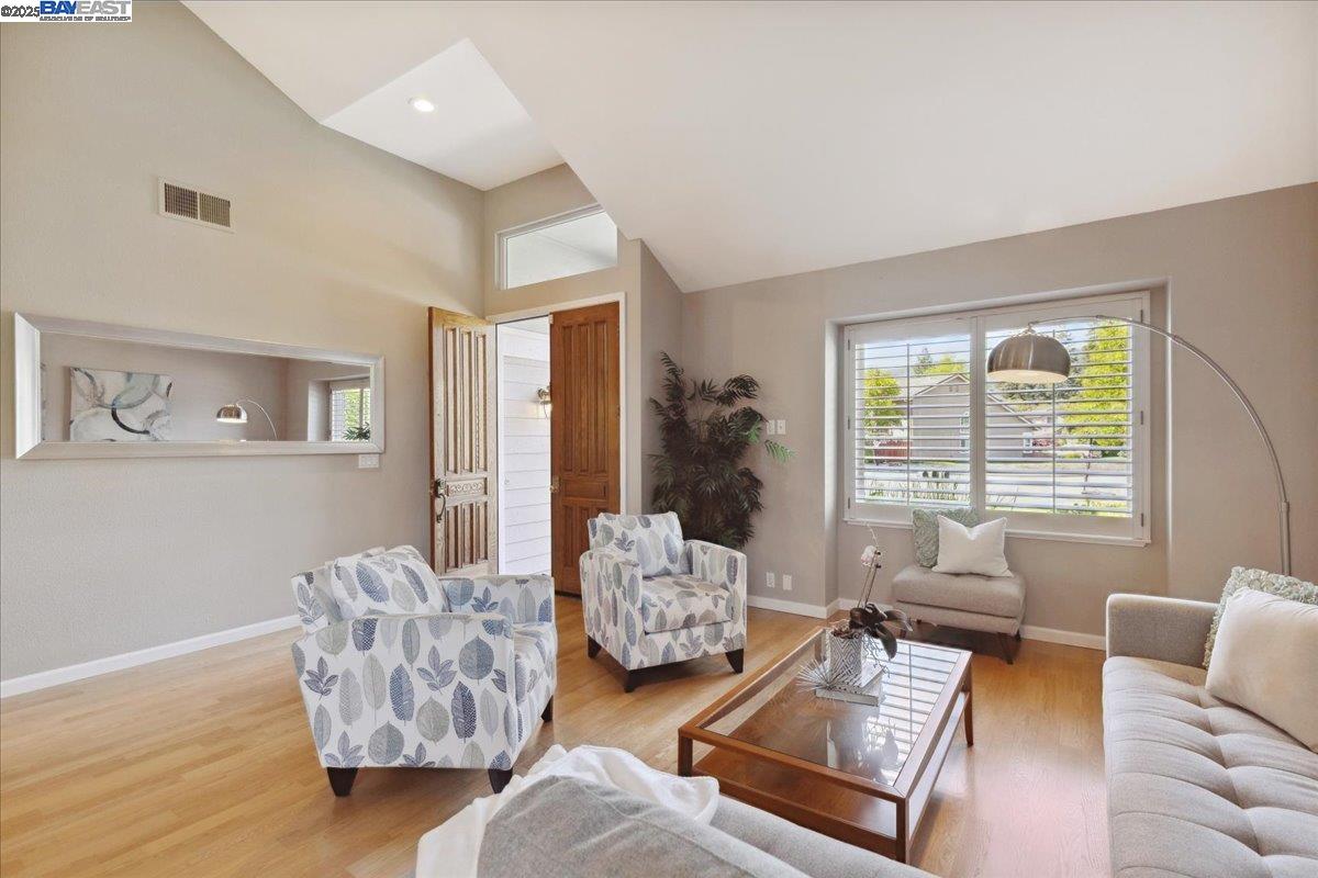 6317 Corte Esperanza