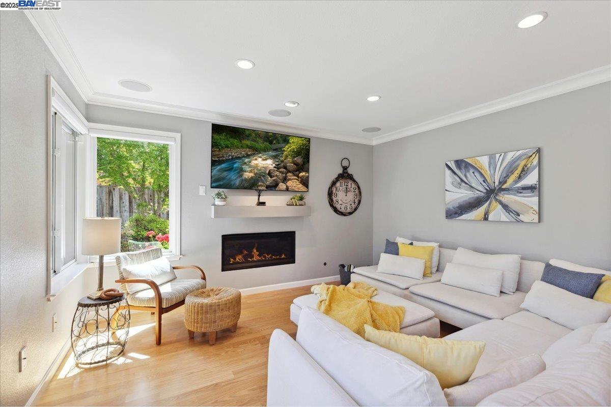 6317 Corte Esperanza