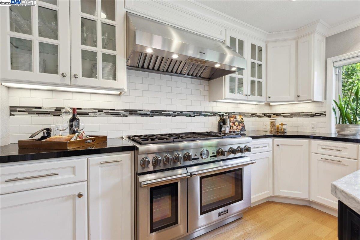 6317 Corte Esperanza