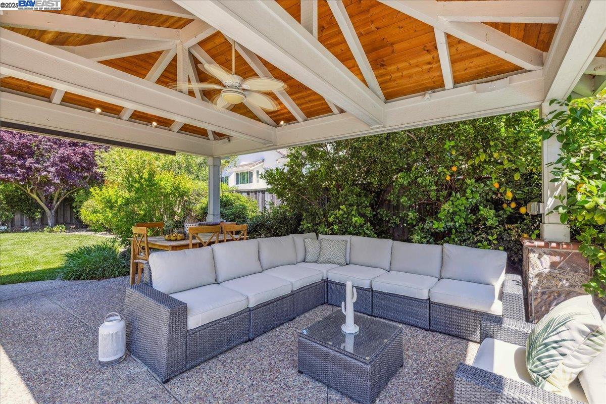 6317 Corte Esperanza