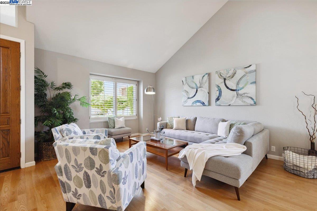 6317 Corte Esperanza