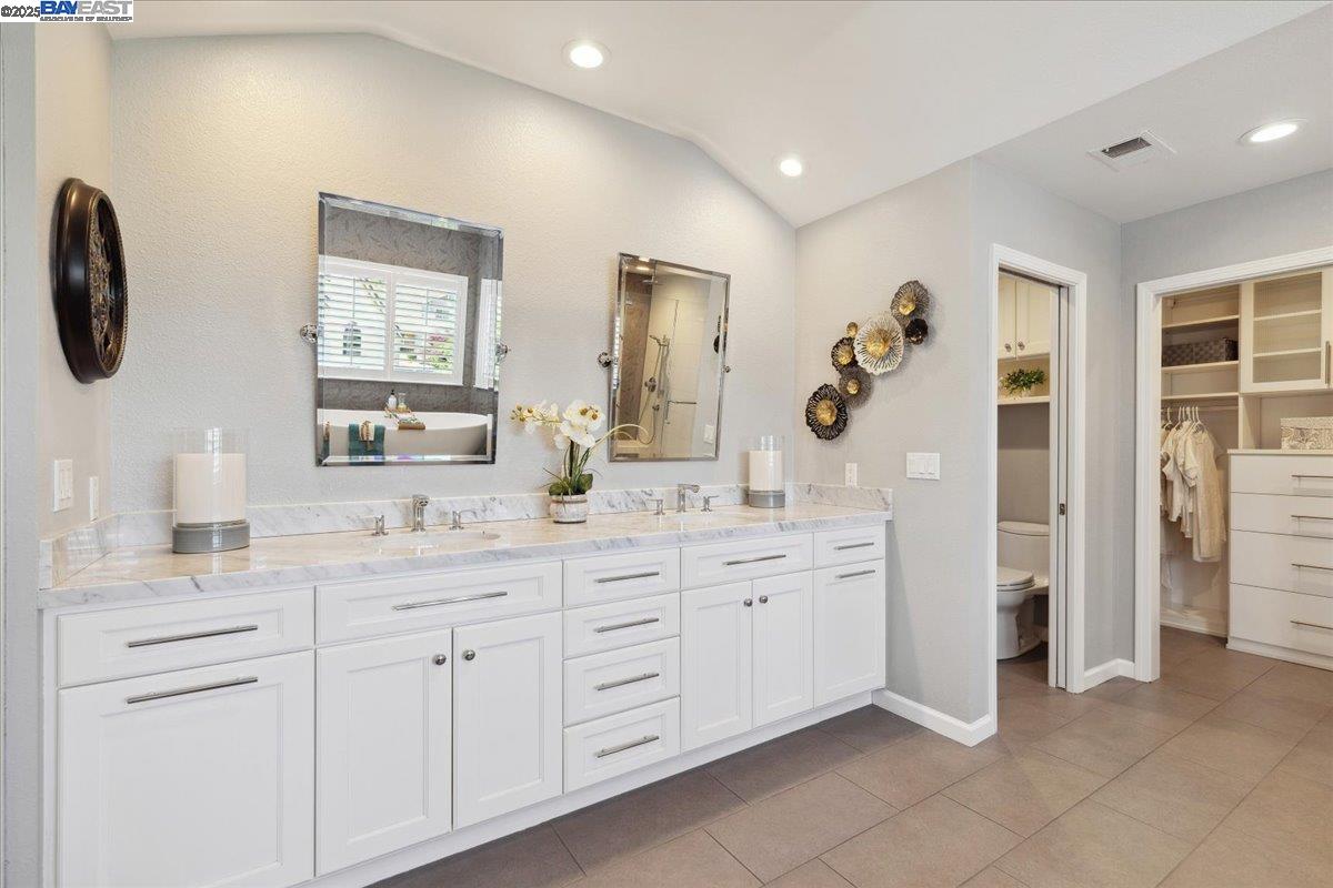 6317 Corte Esperanza