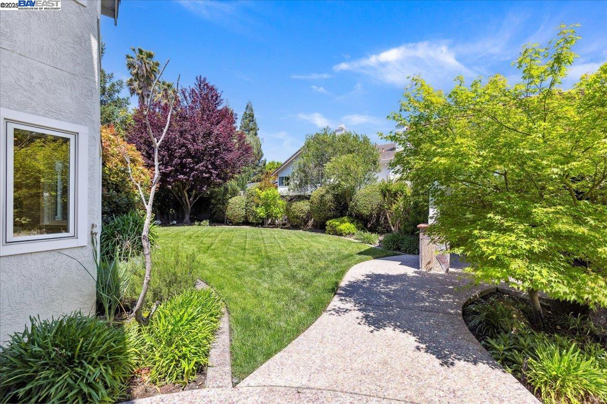 6317 Corte Esperanza