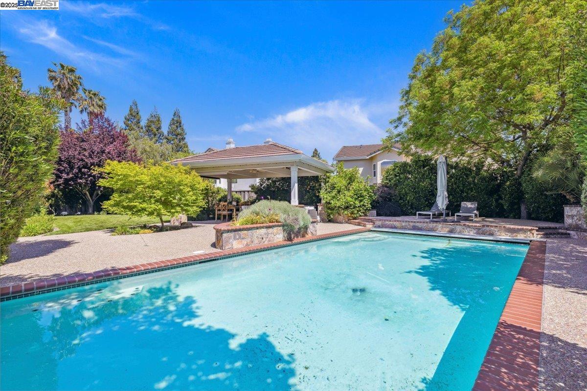 6317 Corte Esperanza