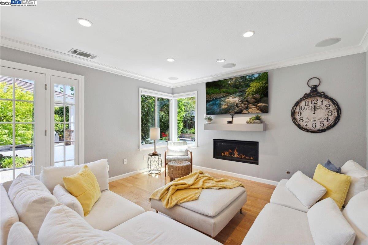 6317 Corte Esperanza